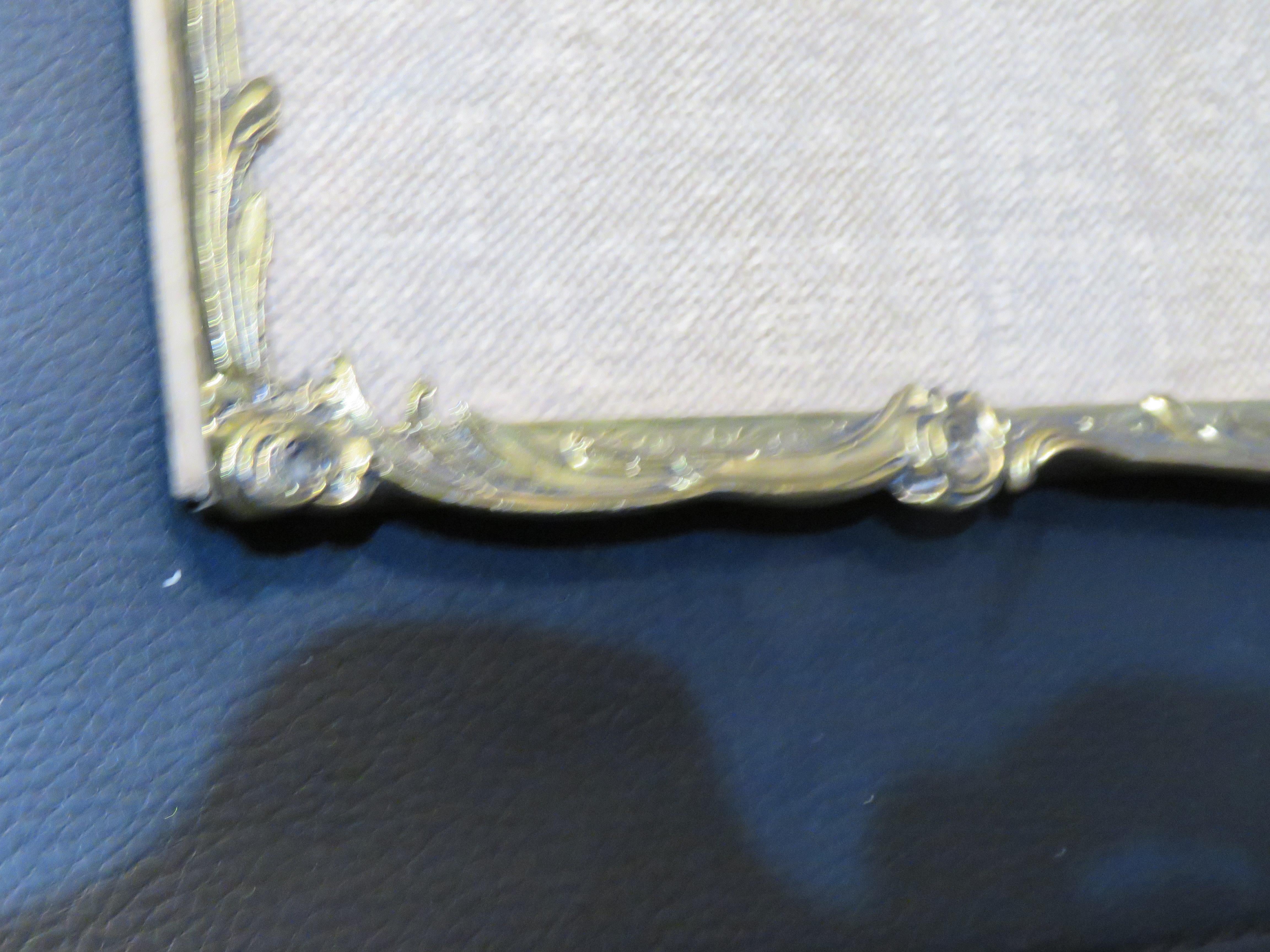 Importante marco de fotos francés de bronce dorado dorado patrimonial en Bueno estado para la venta en New York, NY