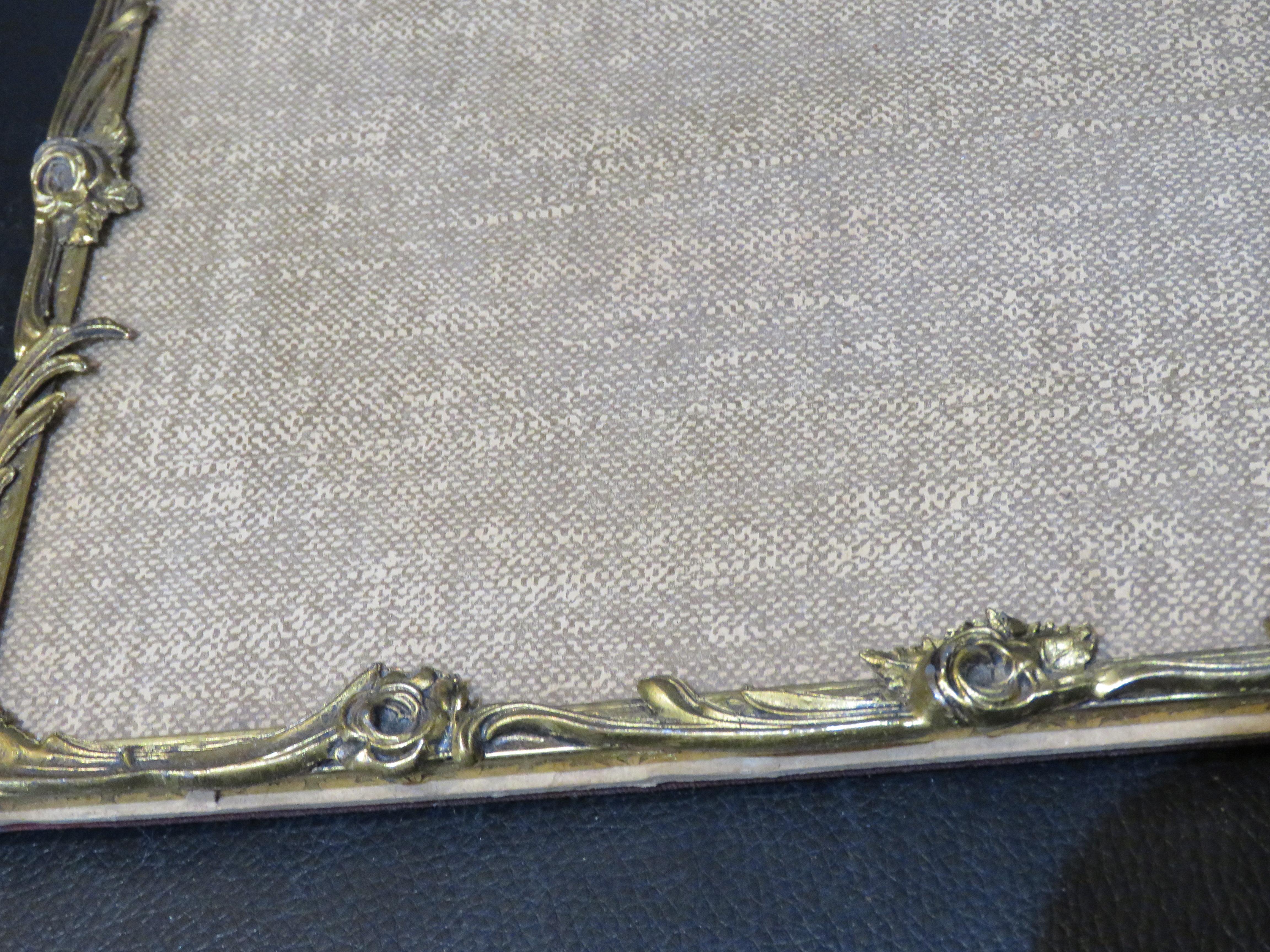 Importante marco de fotos francés de bronce dorado dorado patrimonial siglo XX en venta