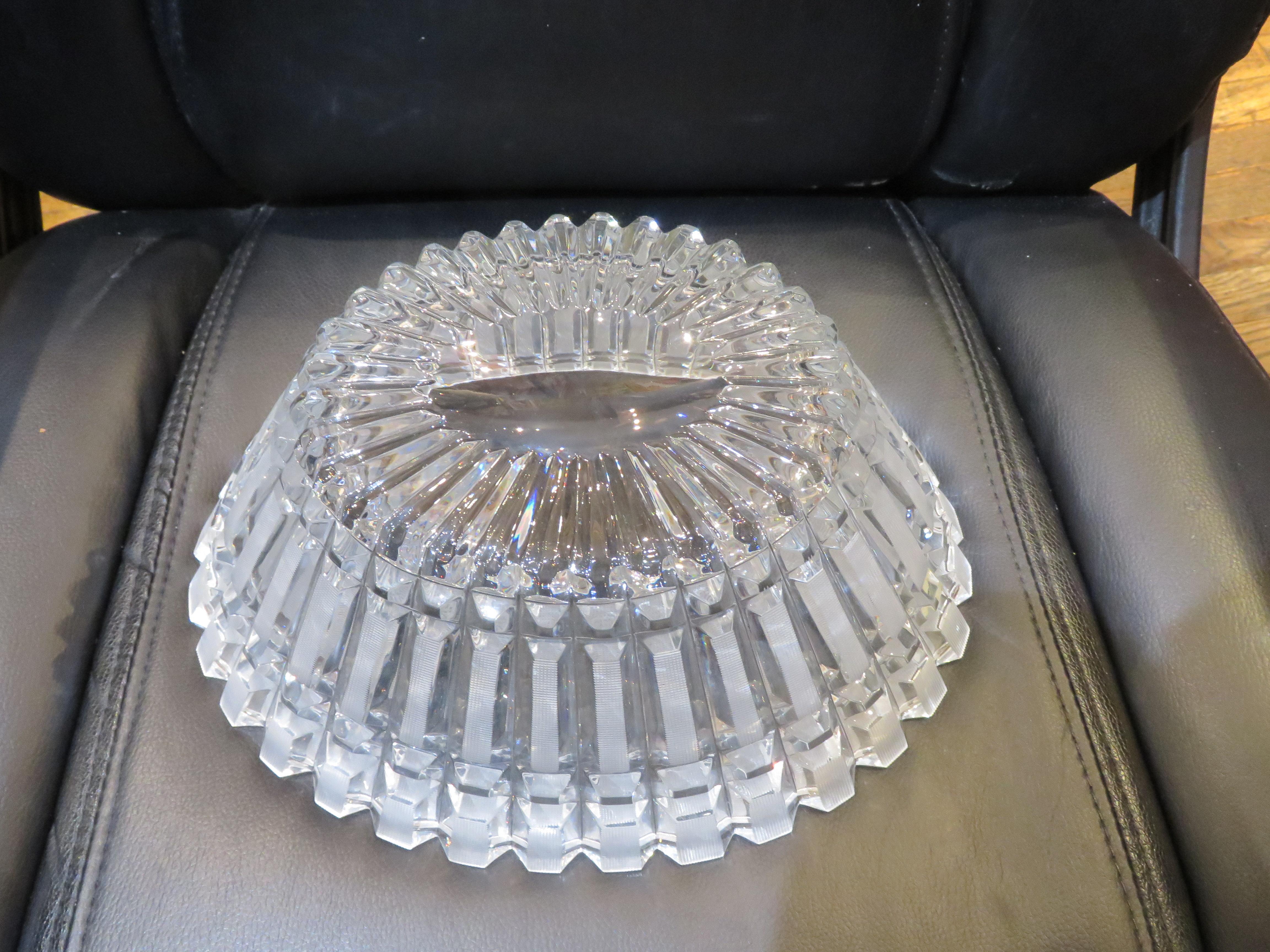 Important Estate Heavy Oval Etched Prism Detailed Crystal Glass Bowl For Sale 1