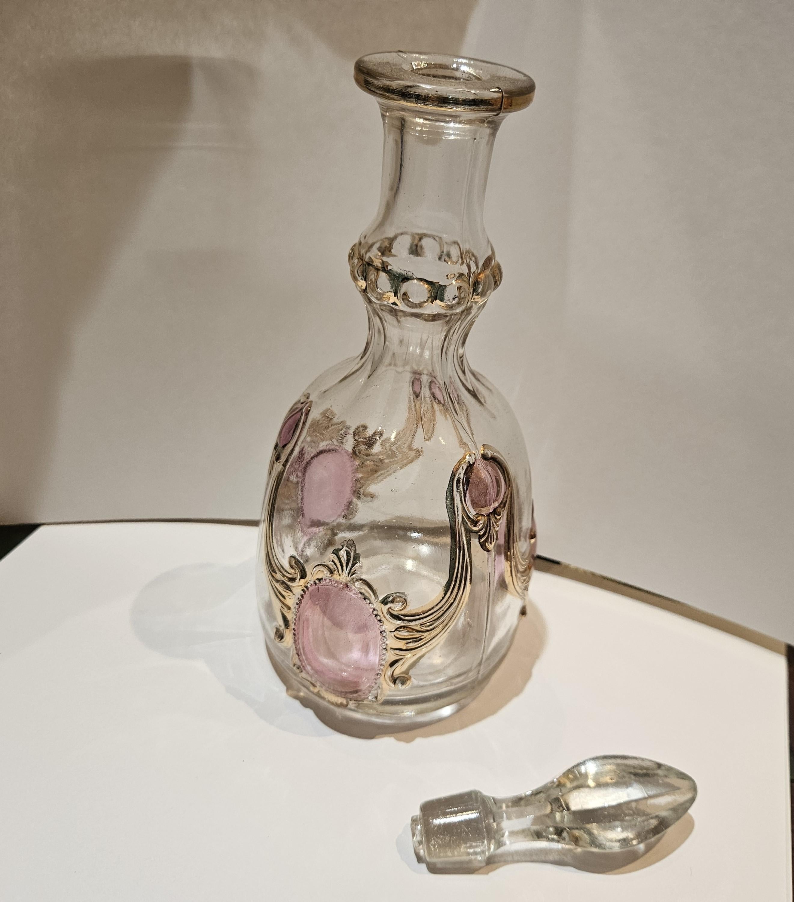 The Following Item we are offering is a Rare Estate Murano Style Pink and Gold Glass Decanter with Etched Detail. TAKEN OUT OF A GRAND NEW YORK CITY COLLECTION.  A Real Beauty!!
