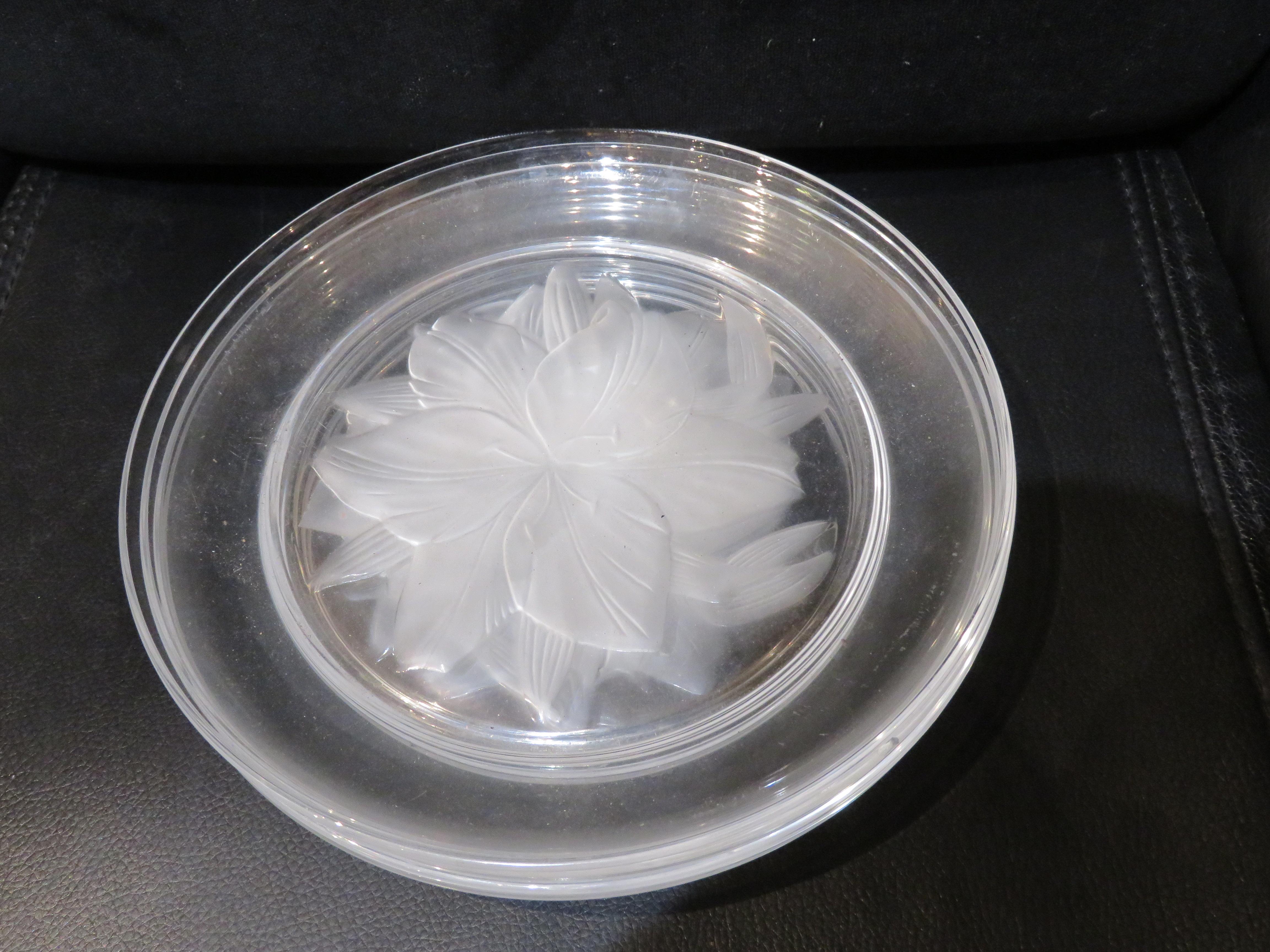 19th Century Important Estate Set of French Style 4 Frosted Etched Glass Floral Flower Plates For Sale