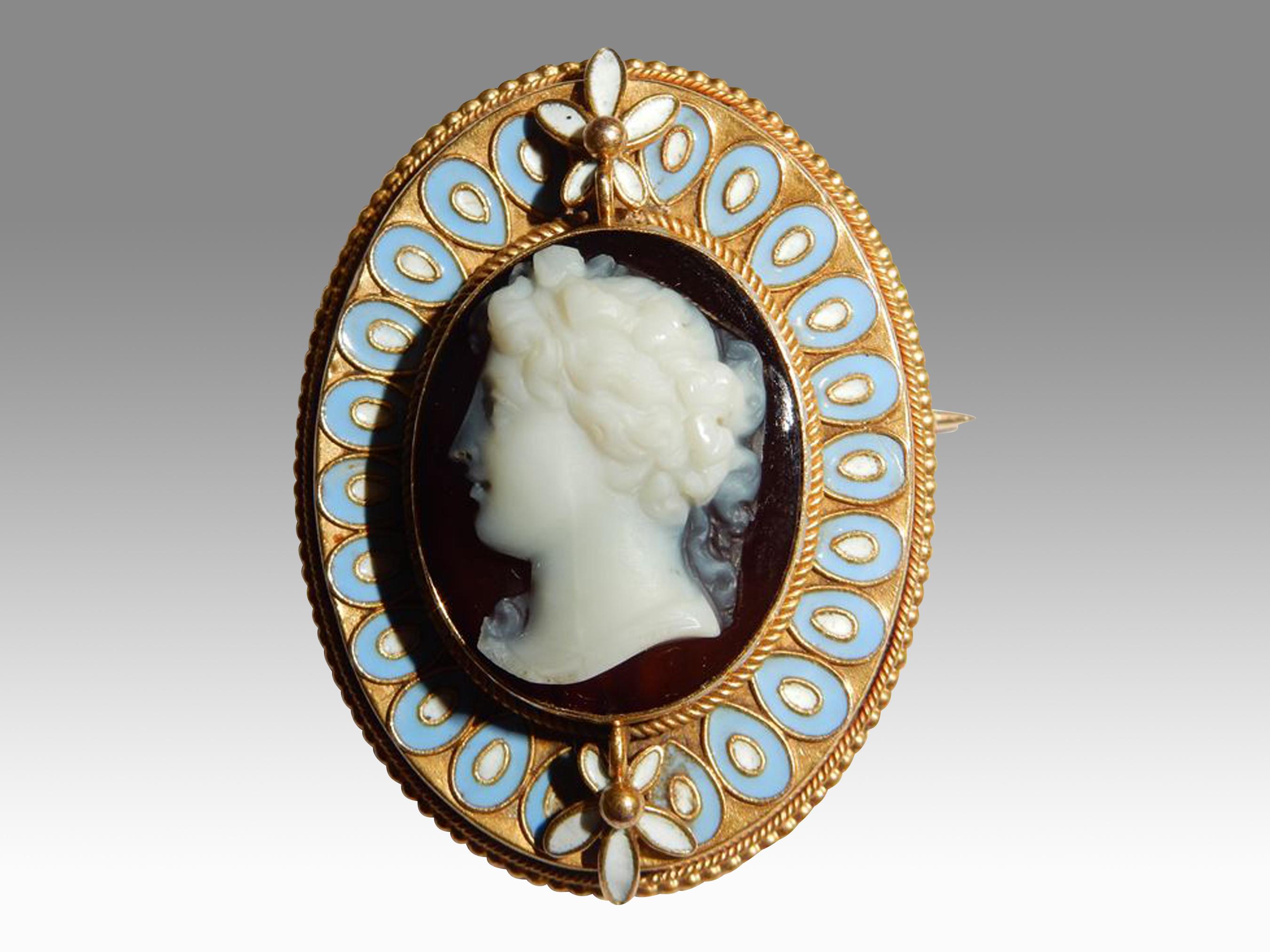 Important Exquisite Rare Antique Hardstone Gold & Enamel Cameo Brooch For Sale 1