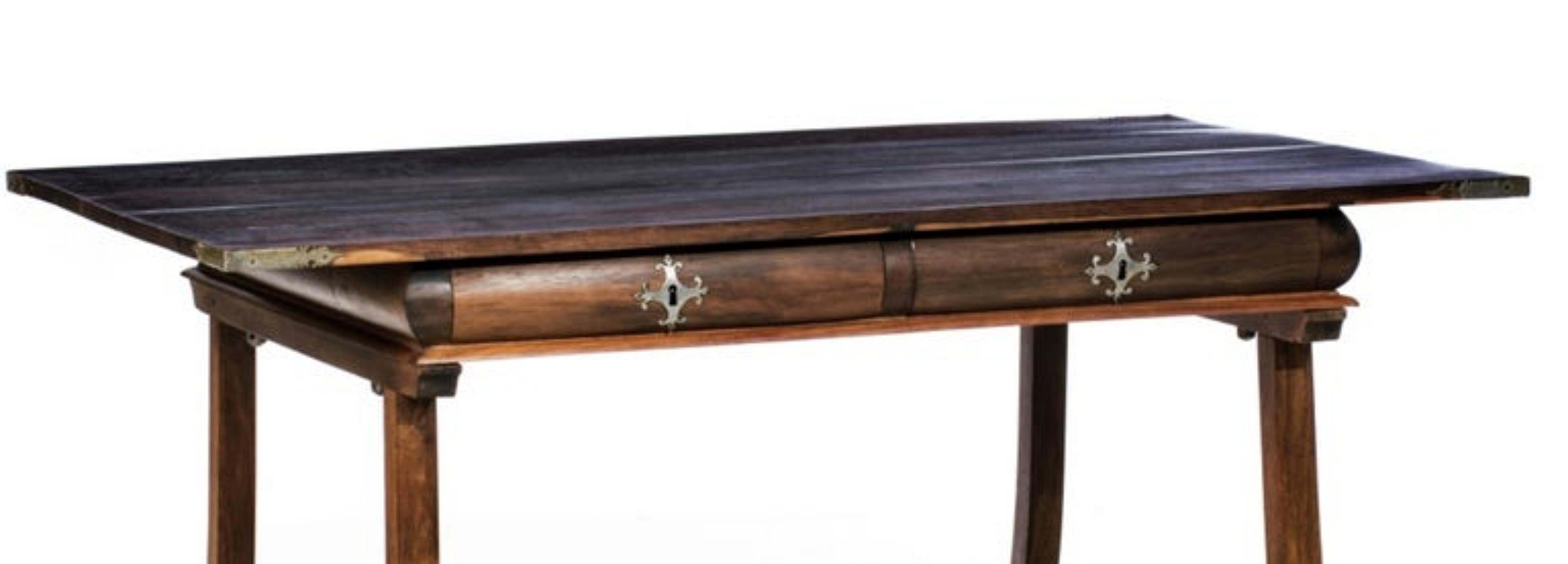 Hand-Crafted Important Filipine Table of the 17th Century For Sale