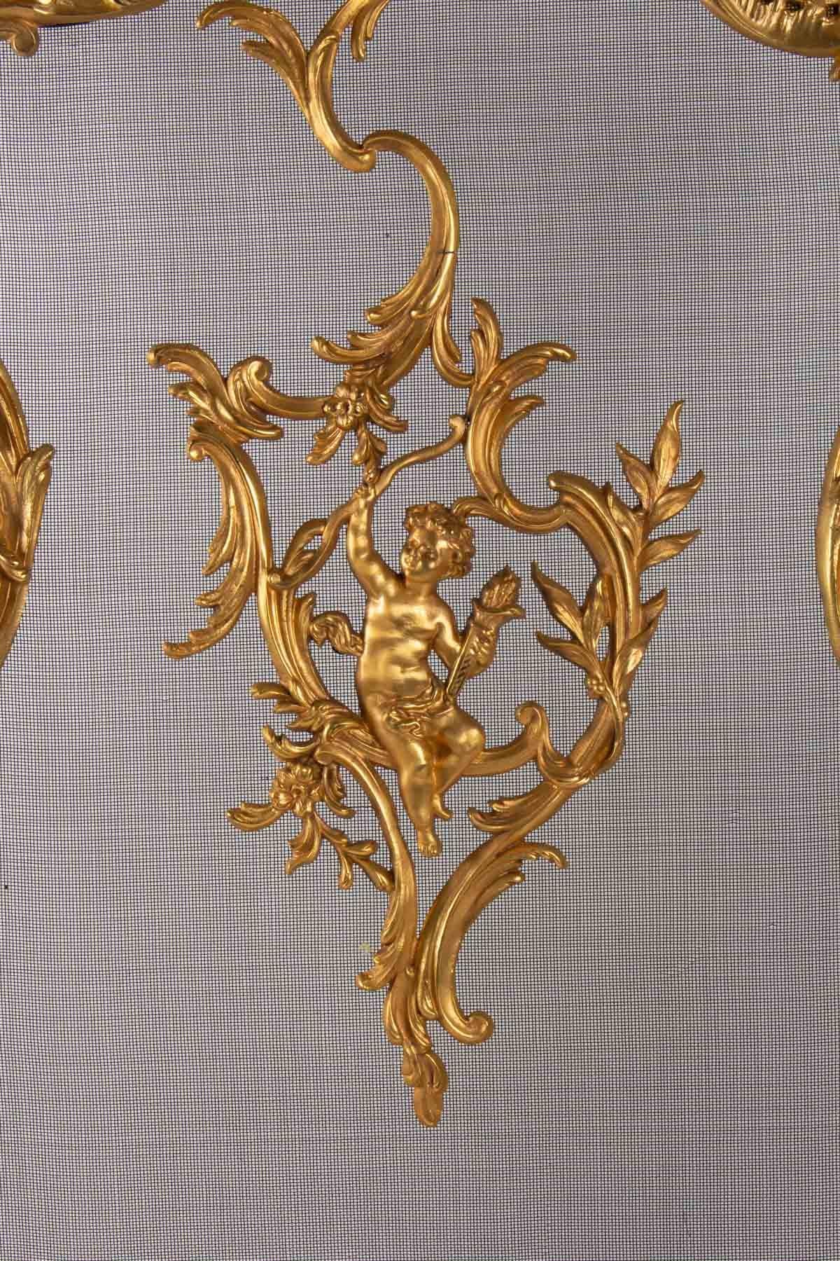 Wichtige Firewall Bronze goldenen 19. Jahrhundert, Napoleon III Periode, große Dekoration
Maße: H 94cm, B 75cm, P 22cm.