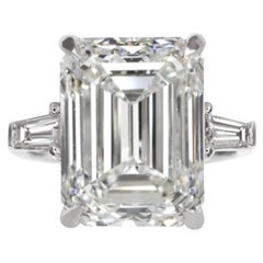 Important Flawless GIA Certified 6.08 Carat Emerald Cut Diamond Ring type 2A