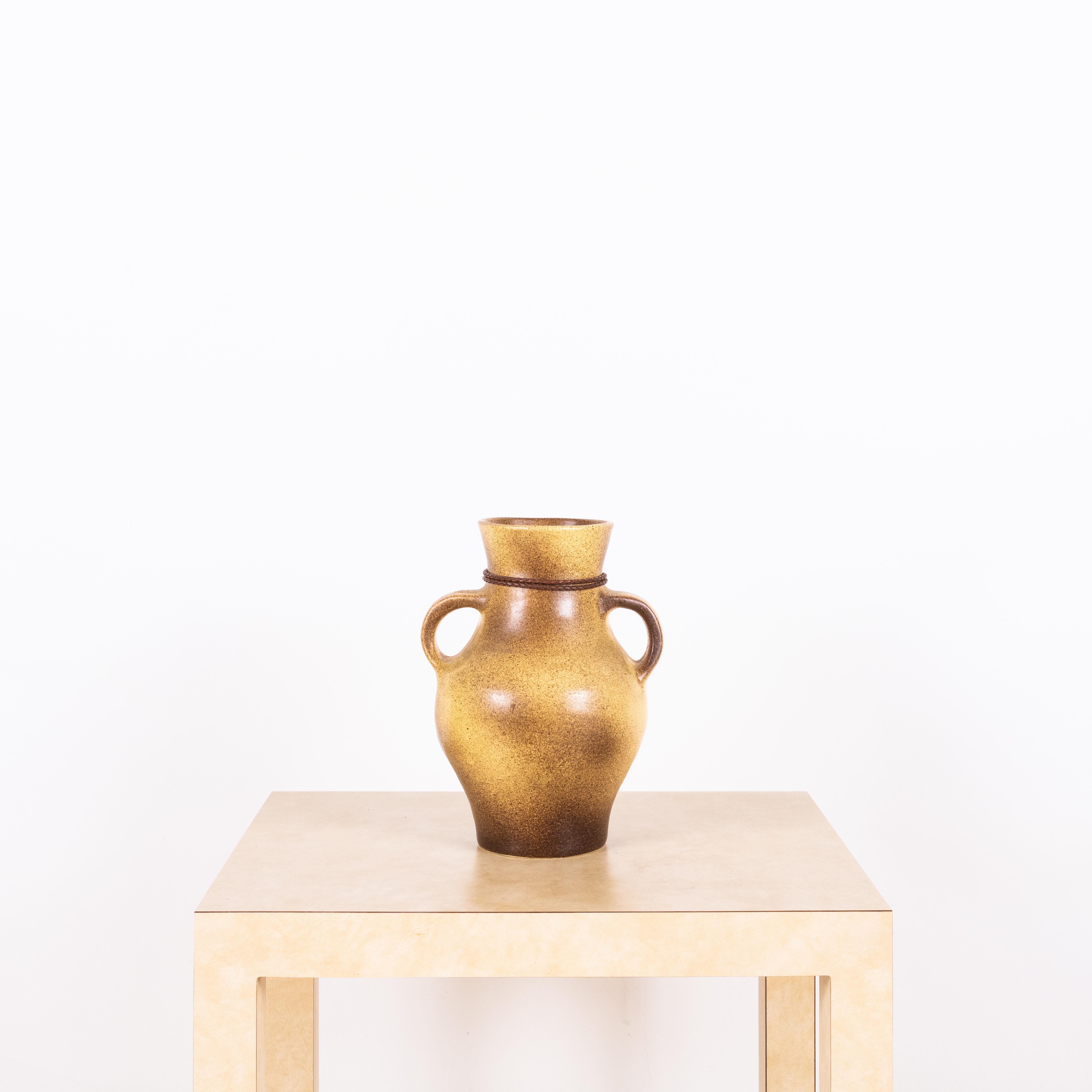 Important French 60's glazed ceramic vase by Max Idlas (1932-2019). Signed.

Born in Marseille in 1932, the self-taught Idlas opened his first pottery workshop in Montmartre, Paris in 1954. In 1964, he moved to Brittany, setting up his ceramic and
