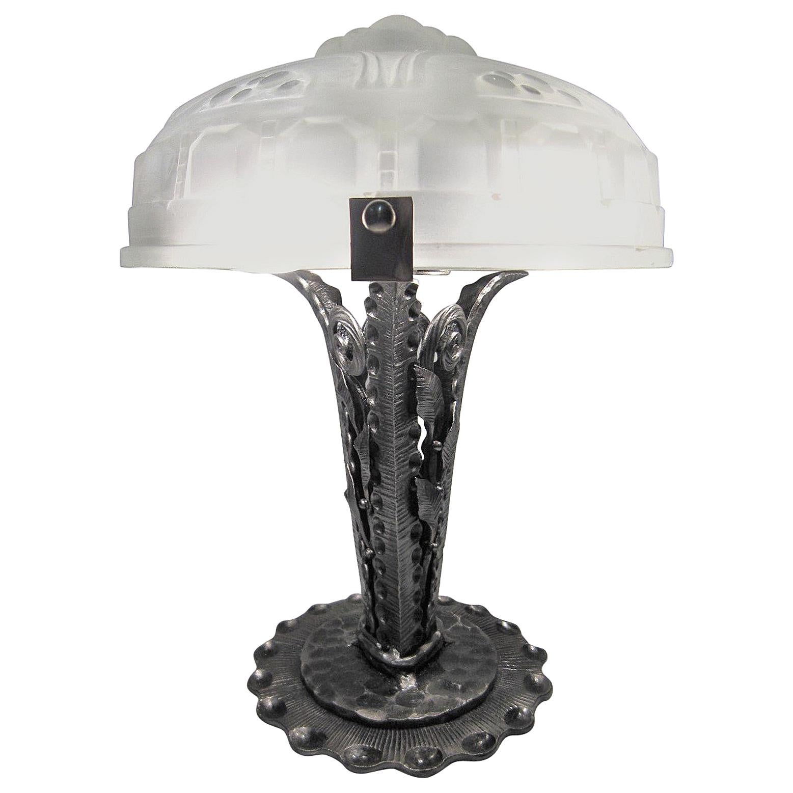Important French Art Deco Sabino Table Lamp Hammered Iron and Frosted Art Glass For Sale