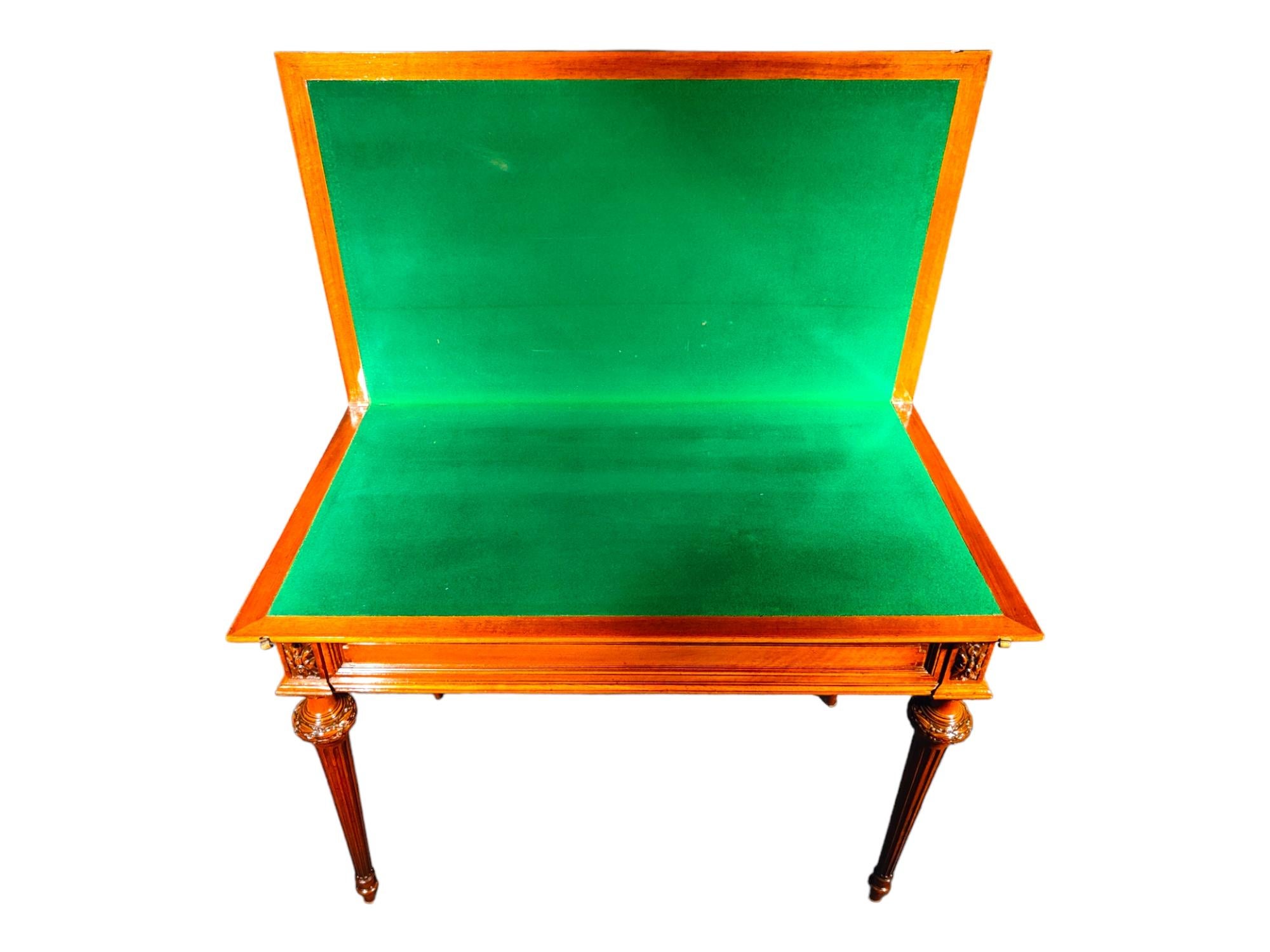 Wichtiger französischer Spieltisch aus dem 19. Jahrhundert (Spätes 19. Jahrhundert) im Angebot