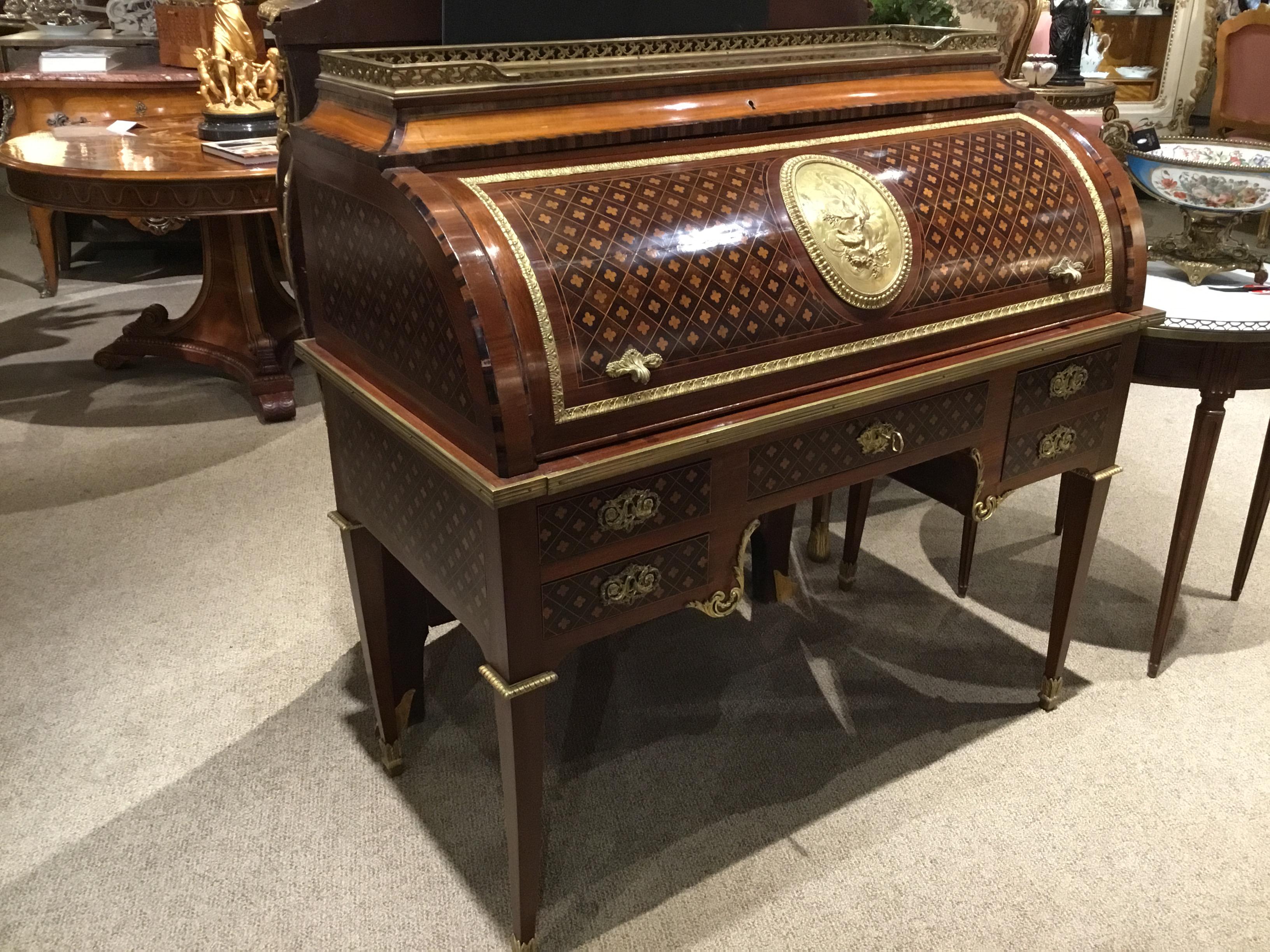 Important French Louis XVI Cylinder Desk, circa 1825 In Good Condition In Houston, TX