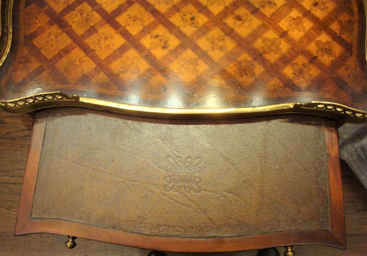Important French Louis XVI Style Gilt Bronze Mahogany Inlaid Top Ledger Table In Good Condition For Sale In New York, NY
