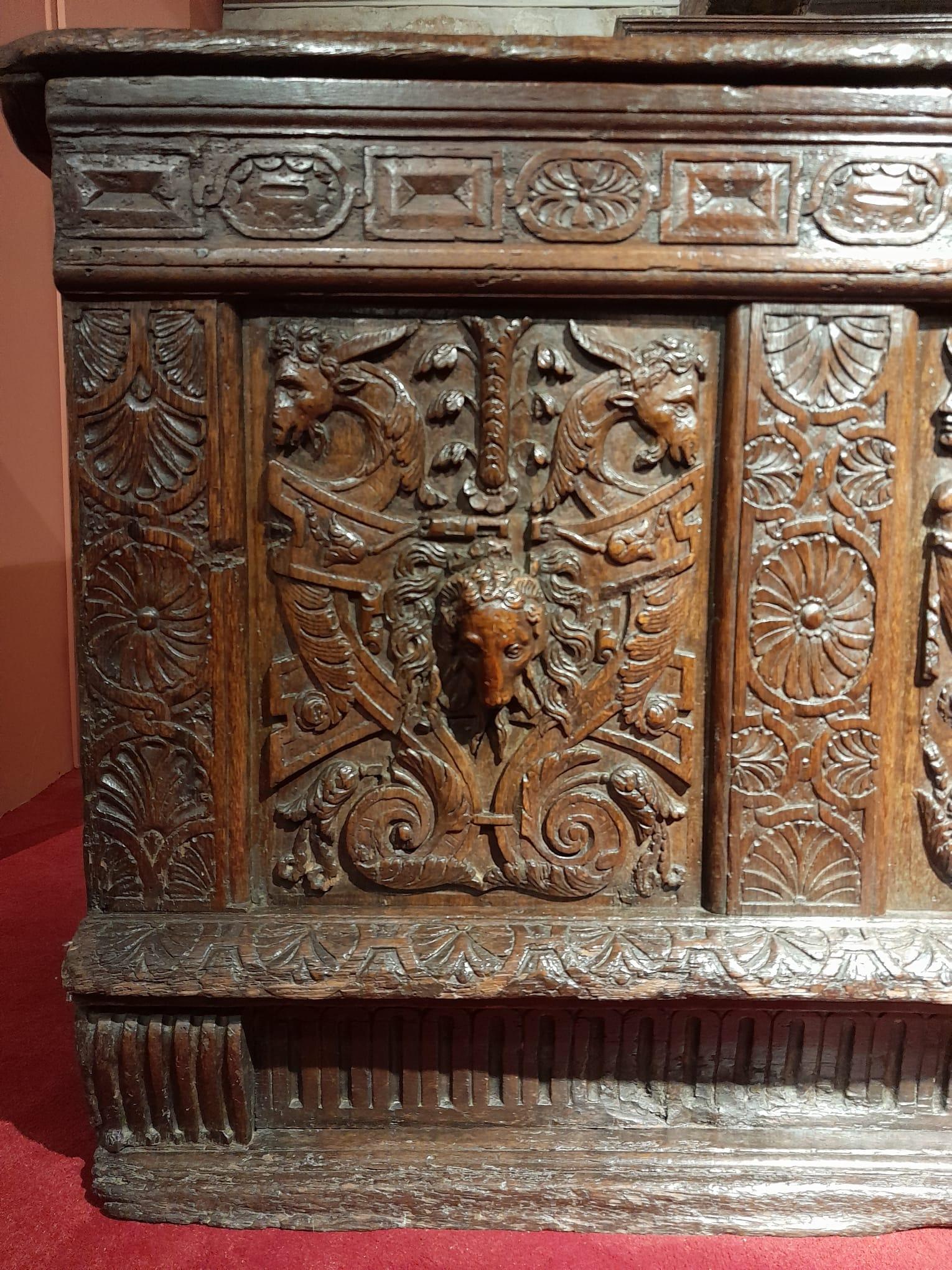Français Important coffre French Renaissance