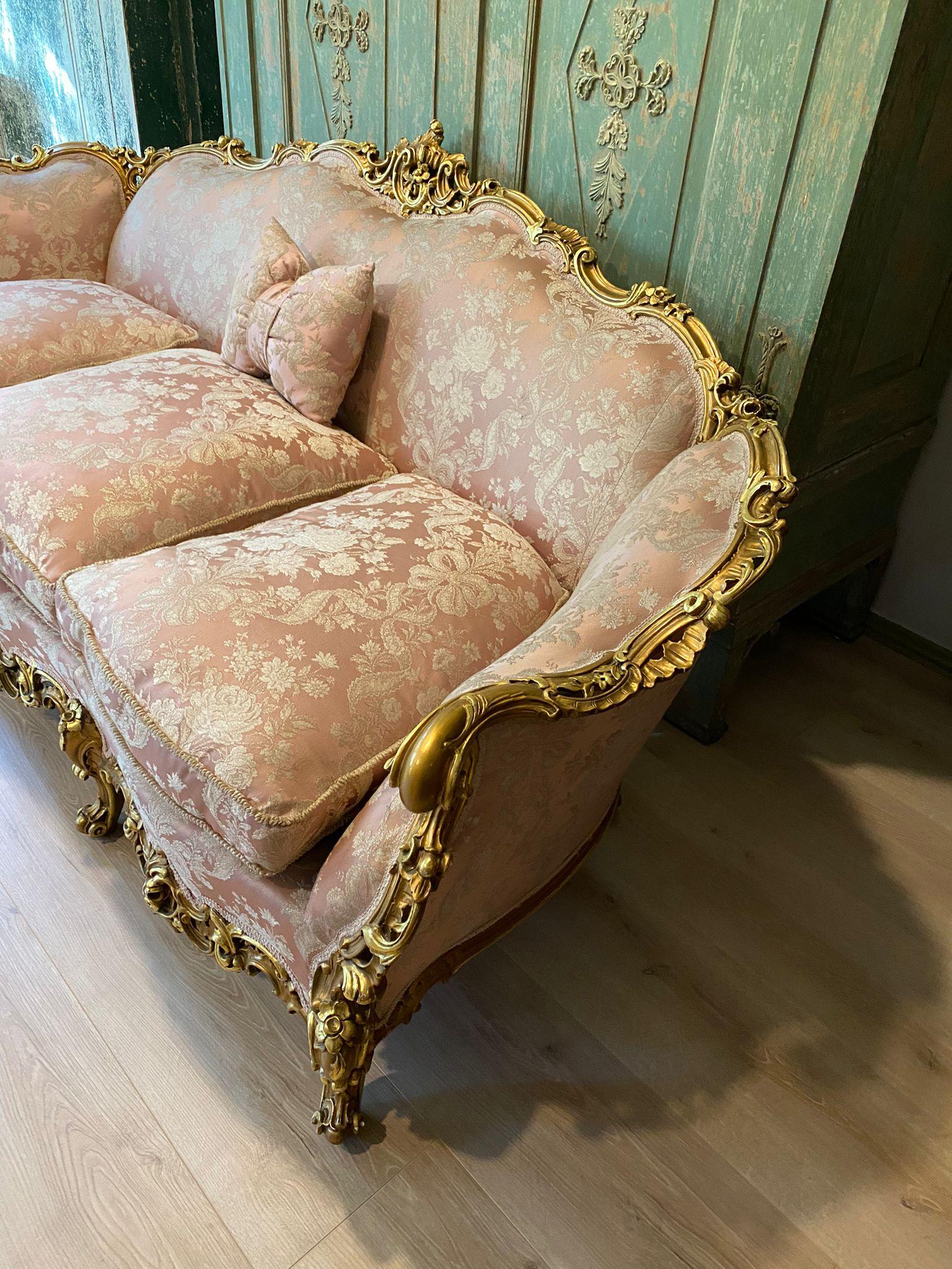 Important French Set Sofa, (2) Armchairs and a Table end 19th Century For Sale 8