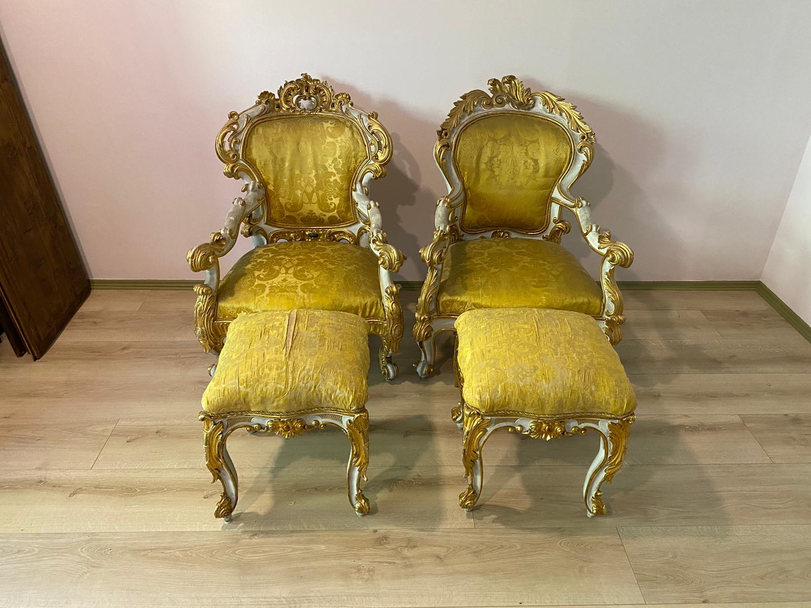 Silk Important French Set Sofa, (2) Armchairs and a Table end 19th Century For Sale