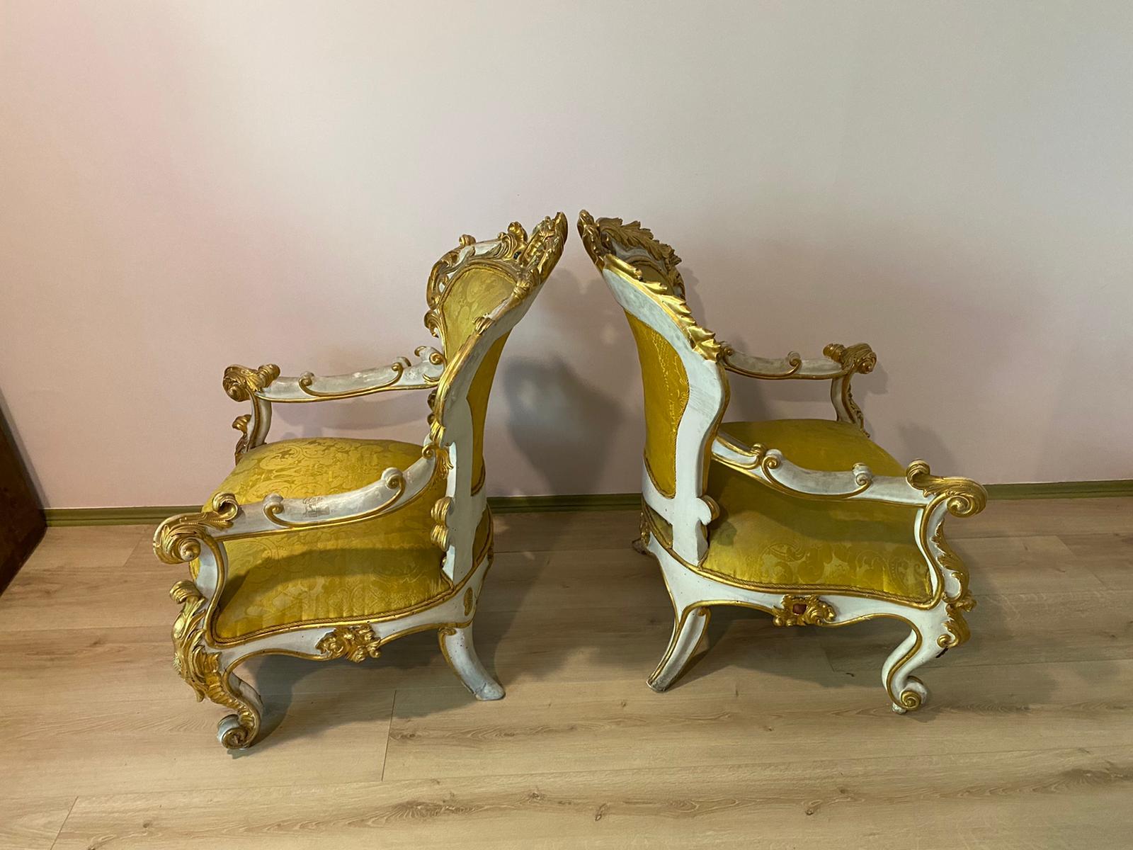 Important French Set Sofa, (2) Armchairs and a Table end 19th Century For Sale 3