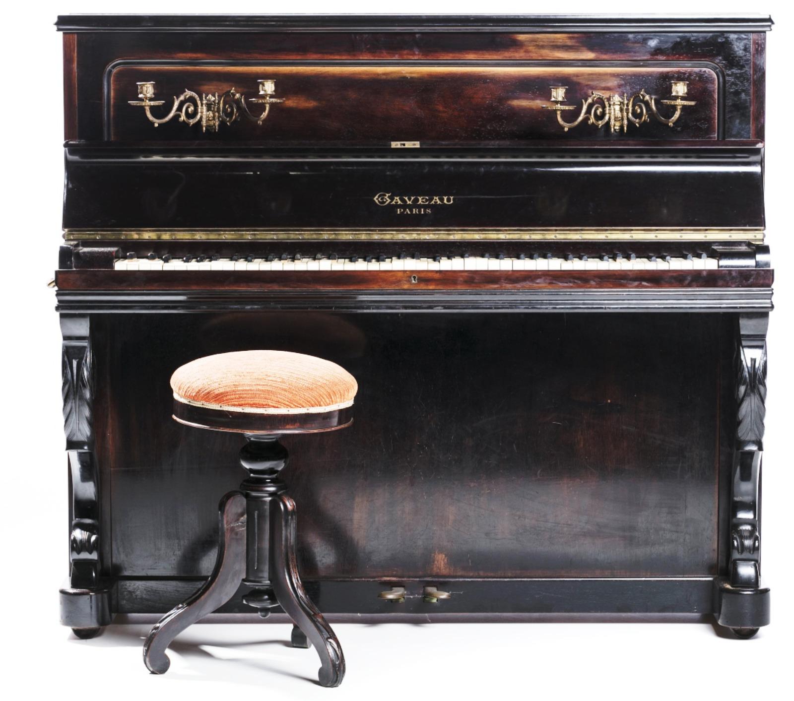 IMPORTANTE PIANO VERTICAL FRANCÉS 