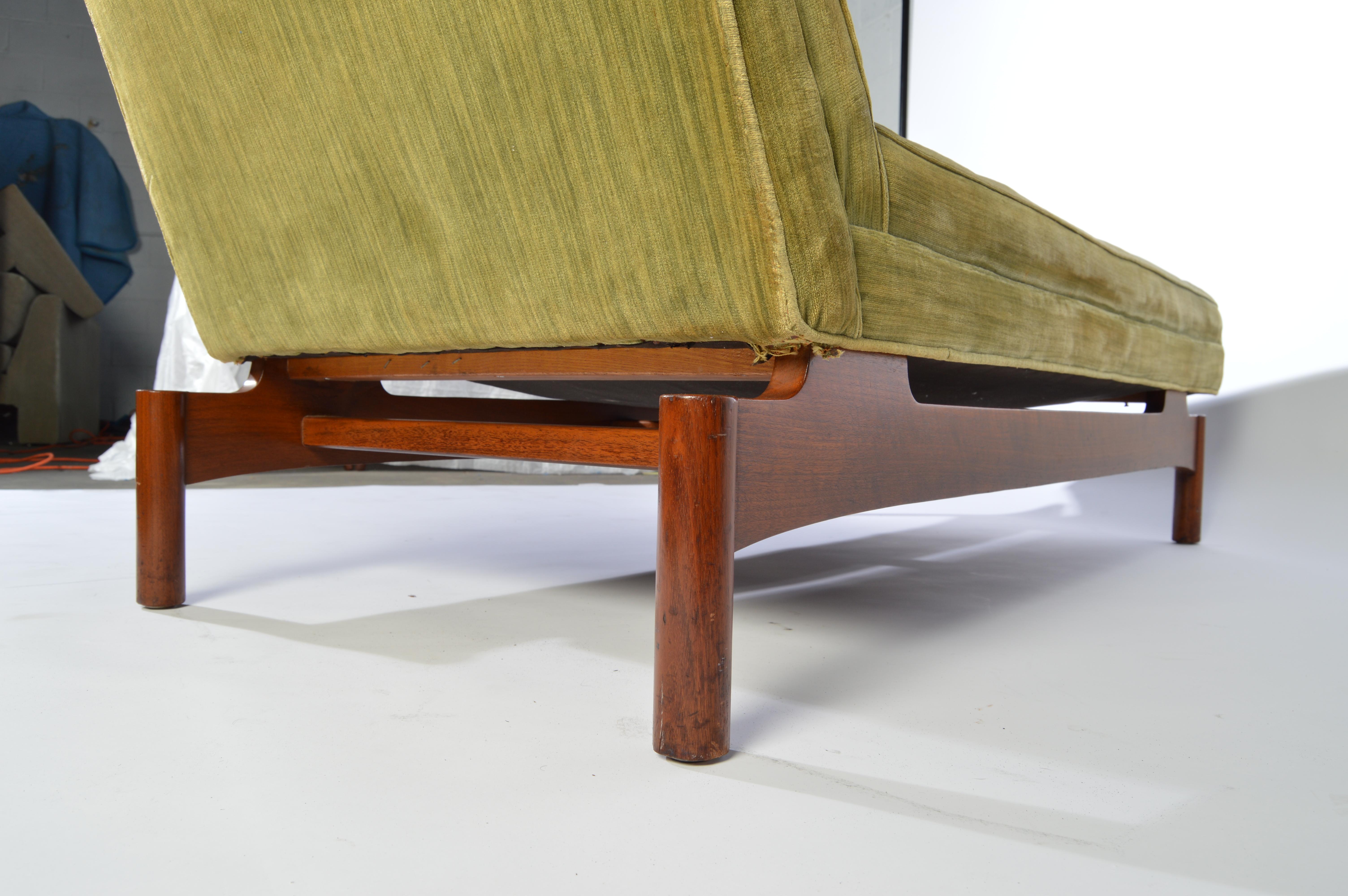 Important Gerald Luss for Lehigh Chaise Lounge Chair in Walnut, circa 1950 3
