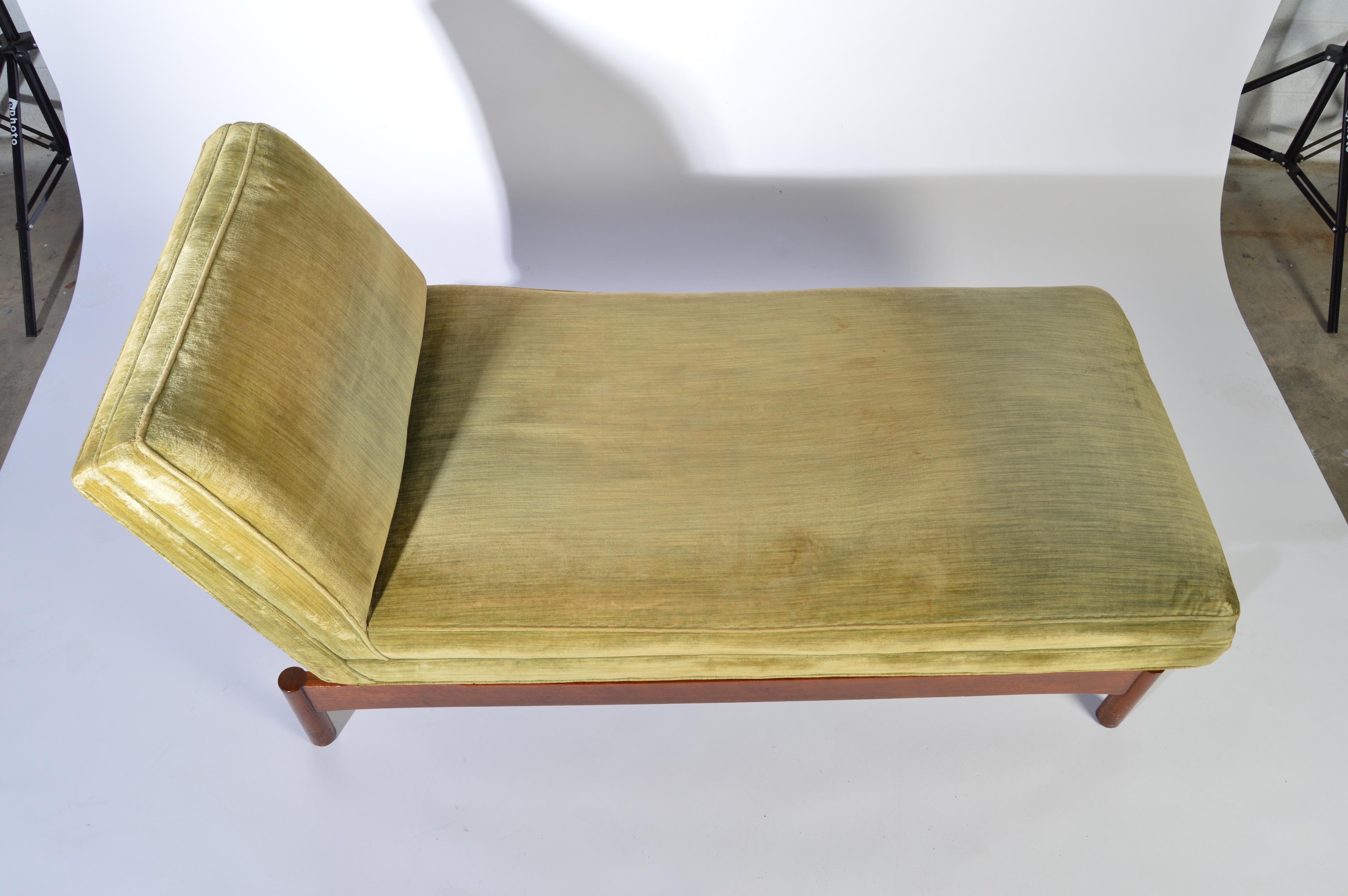 An incredibly rare original chaise lounge chair designed and built by Gerald Luss for Lehigh Furniture Company having walnut frame and original velvet upholstery.
Created circa 1950.
Solid construction, wonderful Latina to the original velvet and