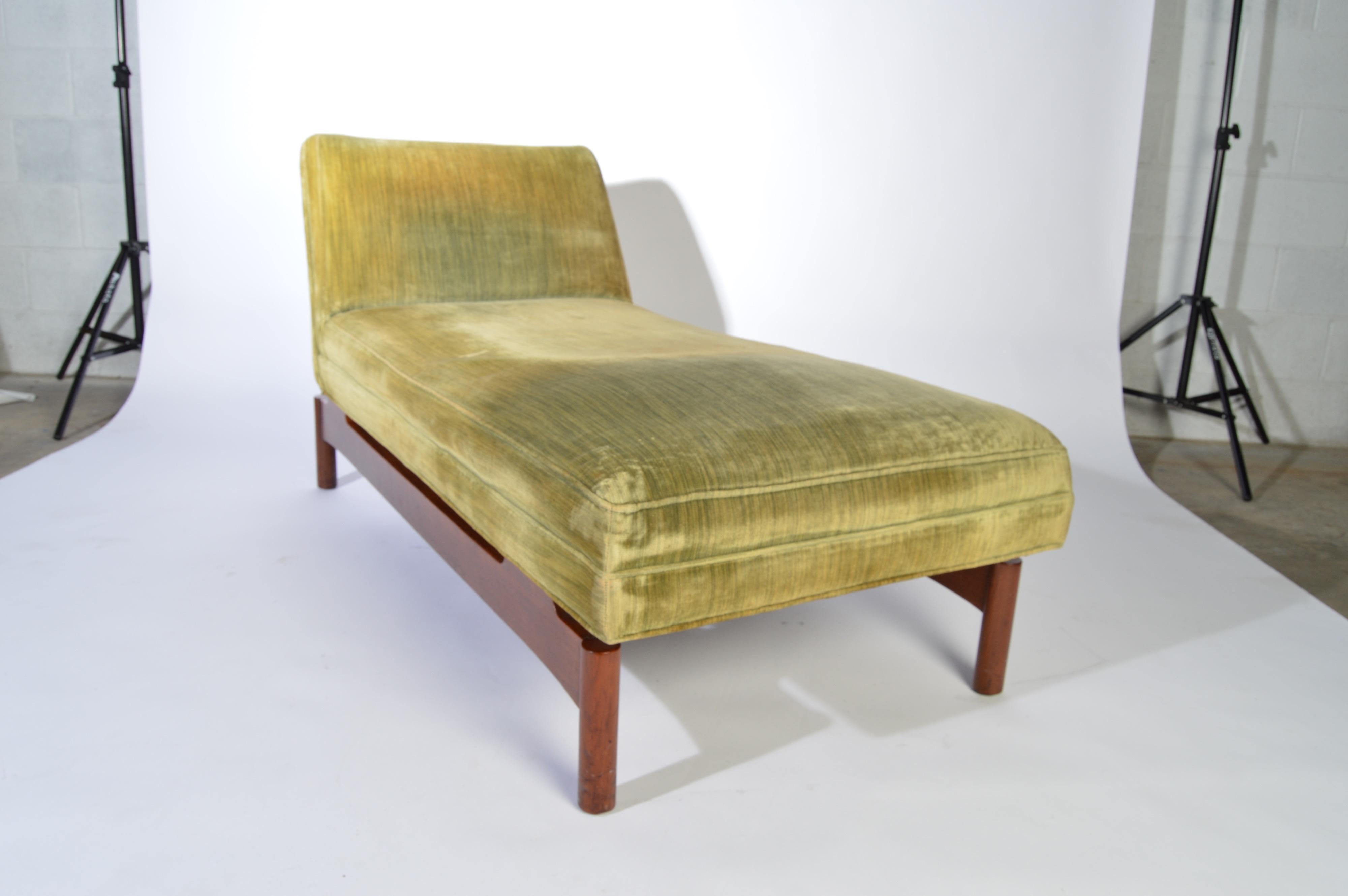 American Important Gerald Luss for Lehigh Chaise Lounge Chair in Walnut, circa 1950