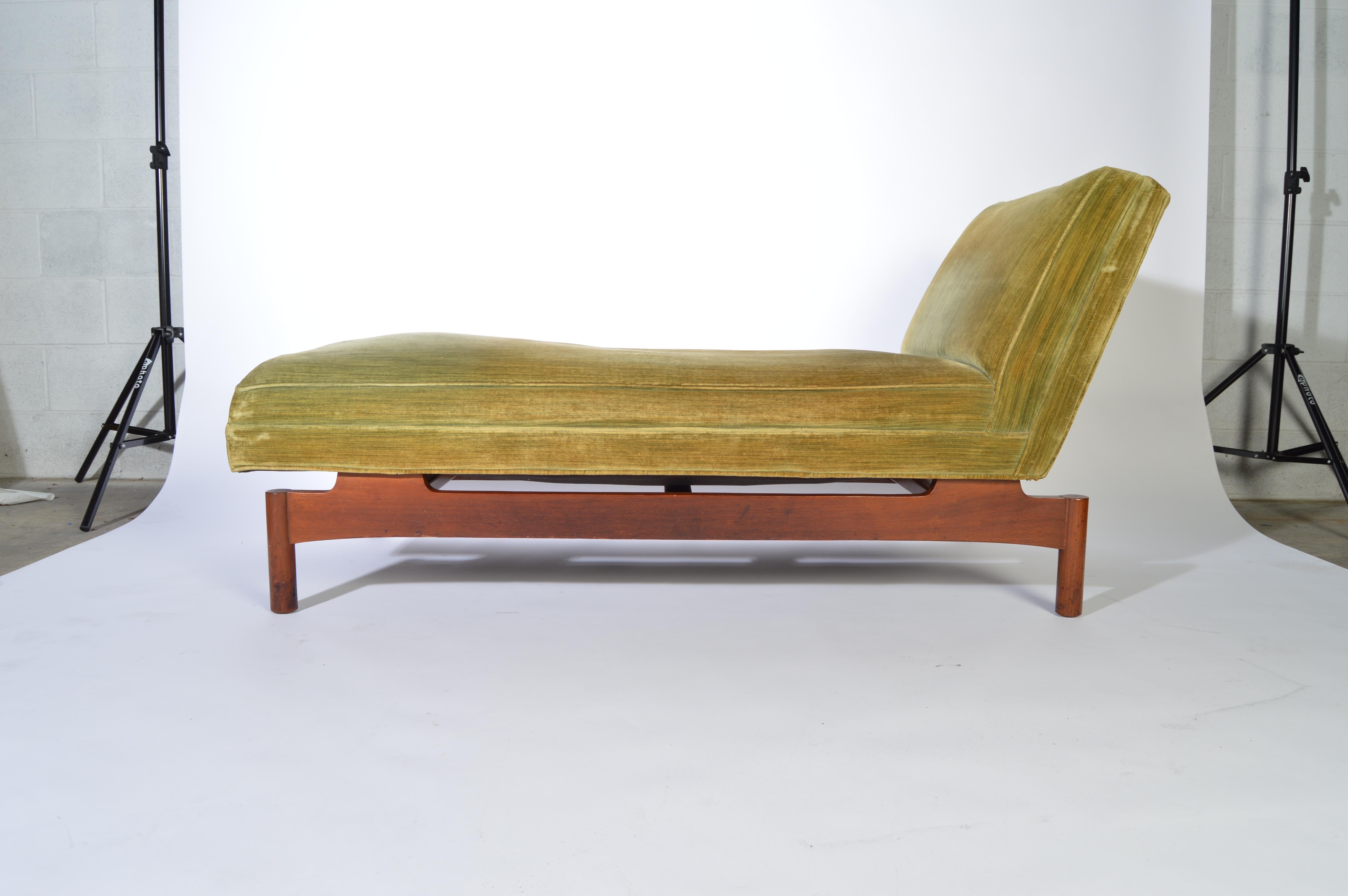 Mid-20th Century Important Gerald Luss for Lehigh Chaise Lounge Chair in Walnut, circa 1950