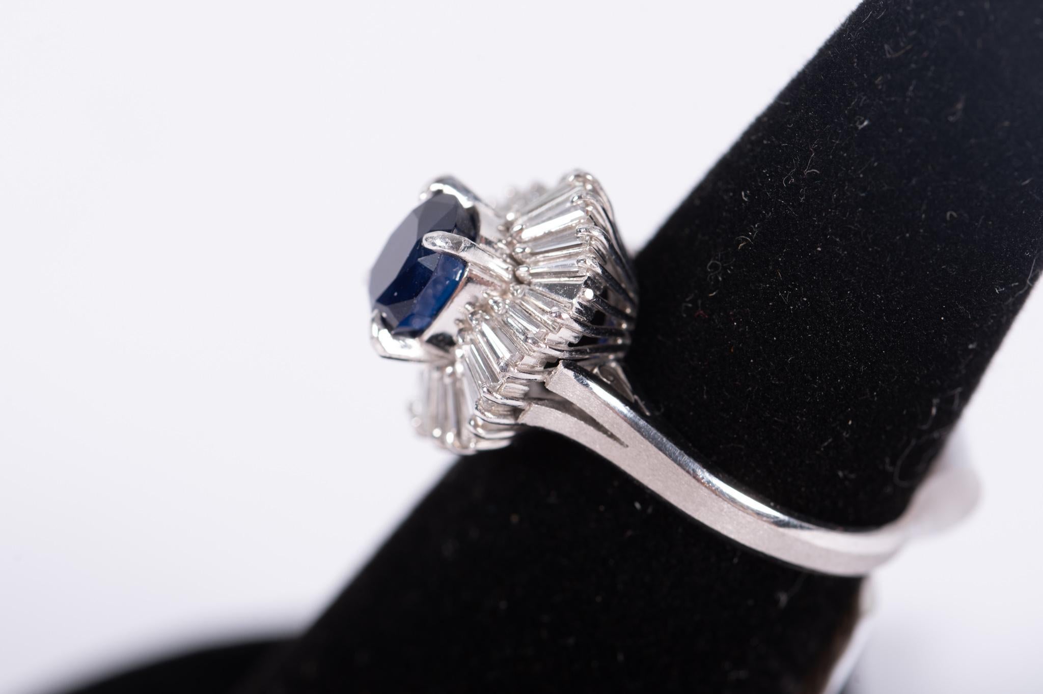 Mixed Cut Important GIA Certified 18KT Gold Large Natural Oval Blue Sapphire Diamond Ring For Sale