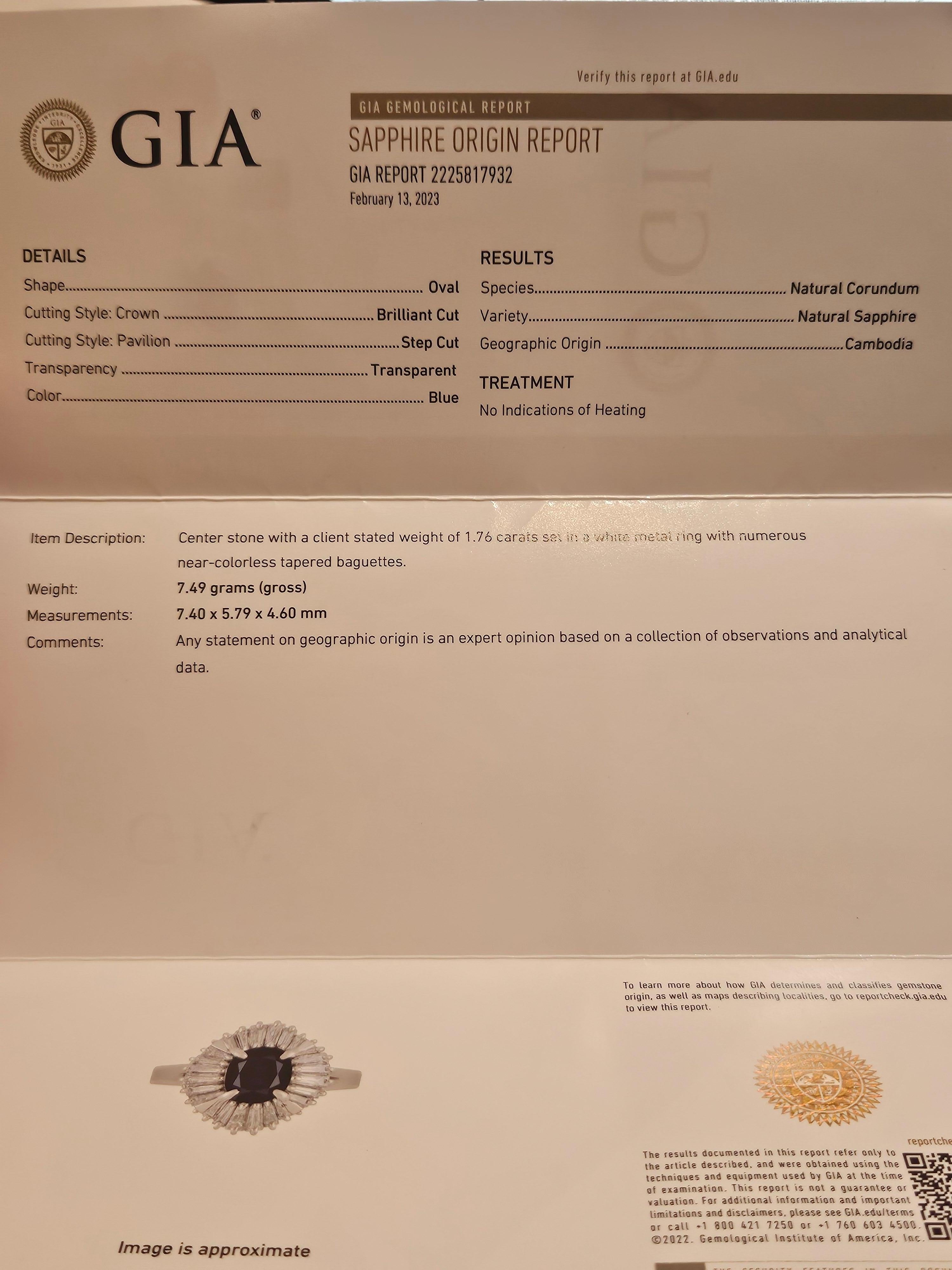 Women's or Men's Important GIA Certified 18KT Gold Large Natural Oval Blue Sapphire Diamond Ring For Sale