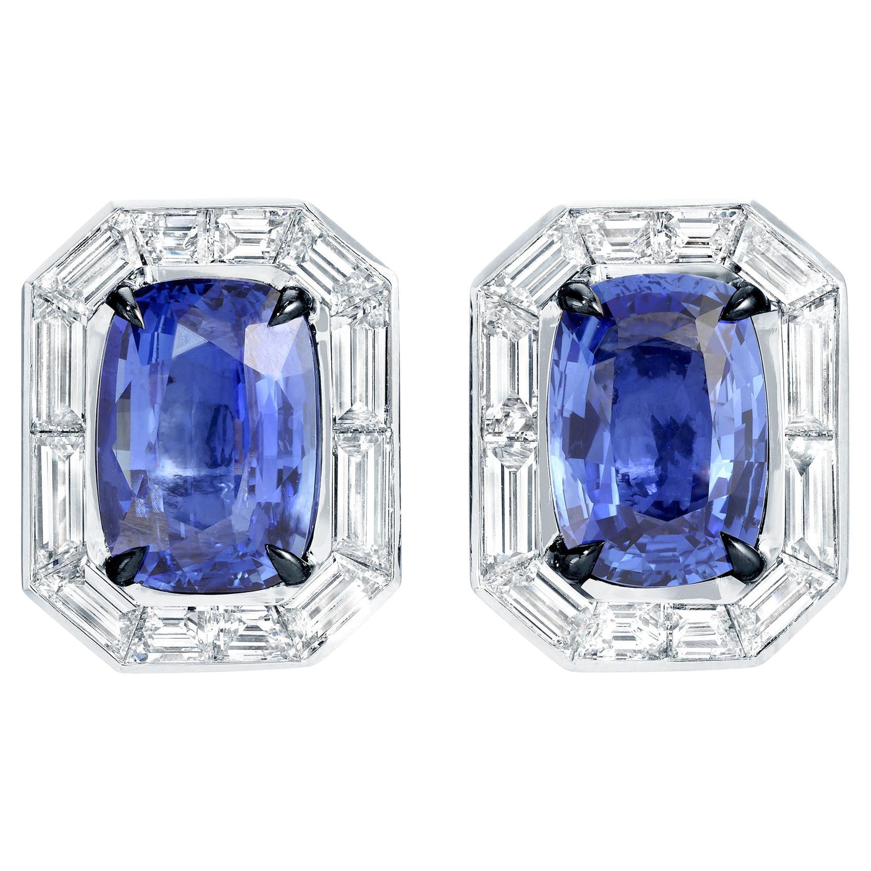 Important GIA Certified Blue Sapphire Stud Earrings Diamond Halo 13.3 Carats Tot
