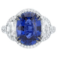 Importante anello con tre pietre di zaffiro blu certificato GIA con diamanti 7,71 carati 18 carati