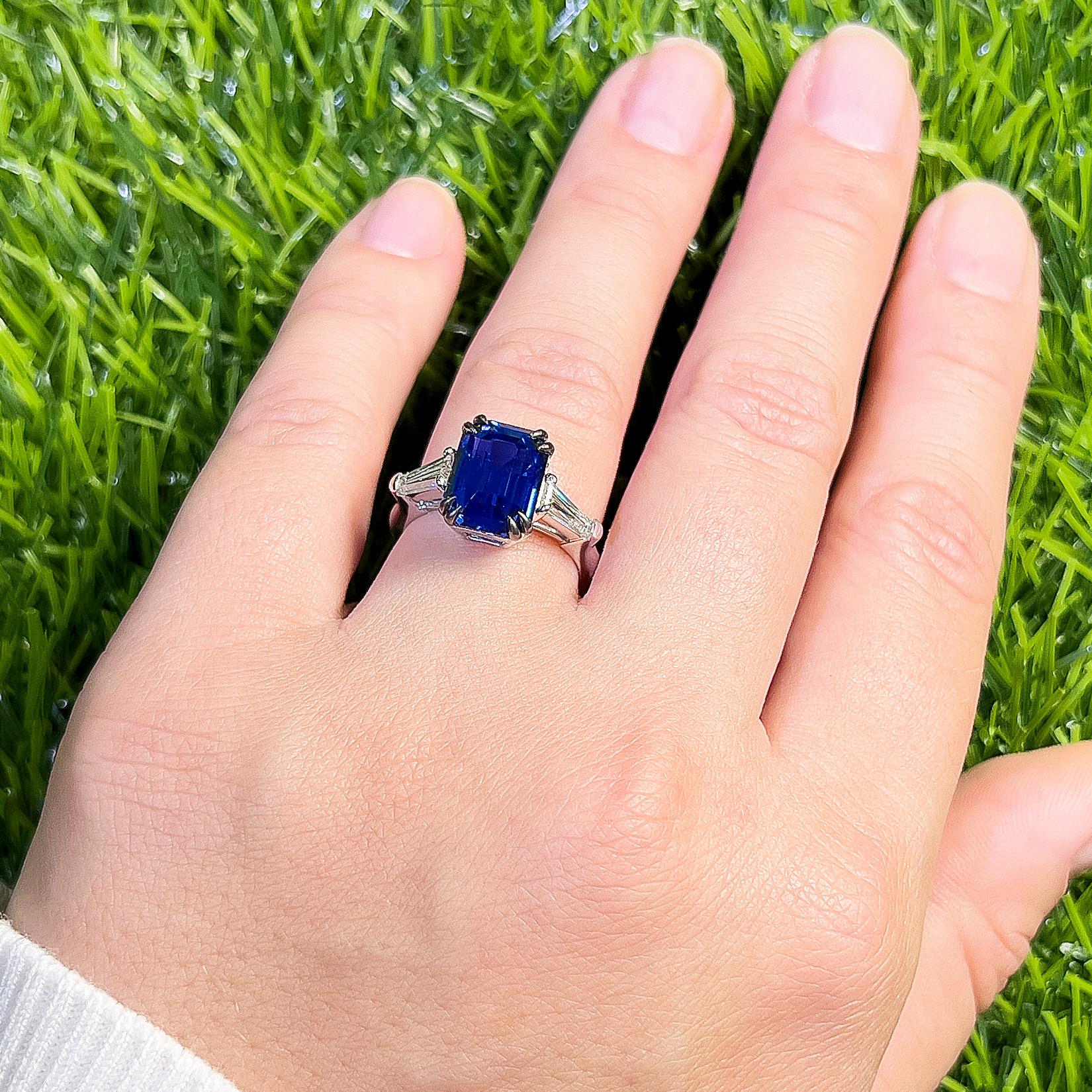 Important GIA Certified Natural Ceylon Sapphire Ring Diamonds 6.27 Carats 18K In Excellent Condition For Sale In Aliso Viejo, CA