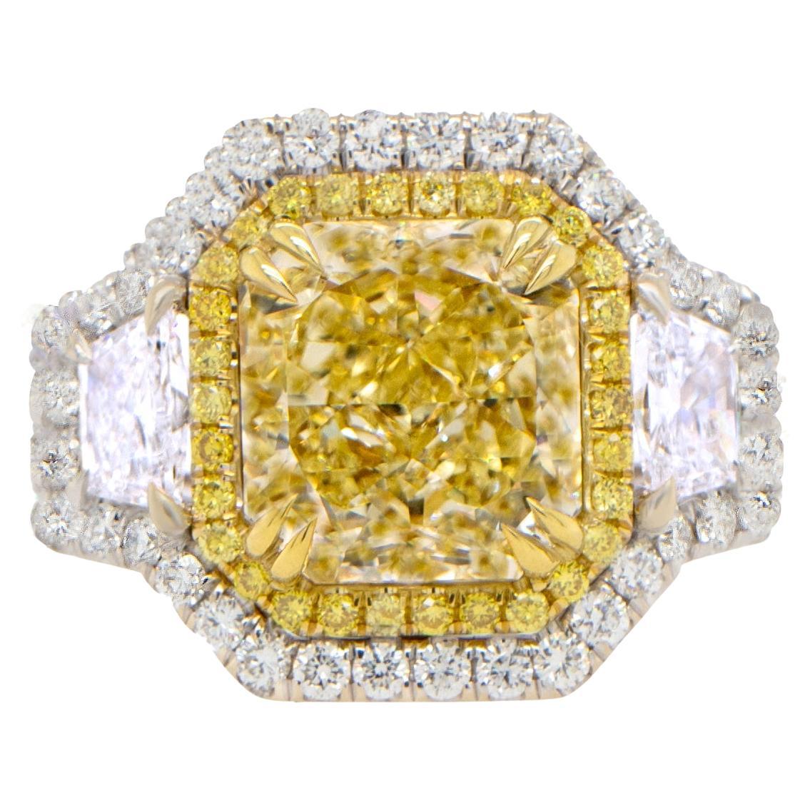 Important GIA Certified Natural Fancy Yellow Diamond Ring 5.23 Carats 18K Gold For Sale
