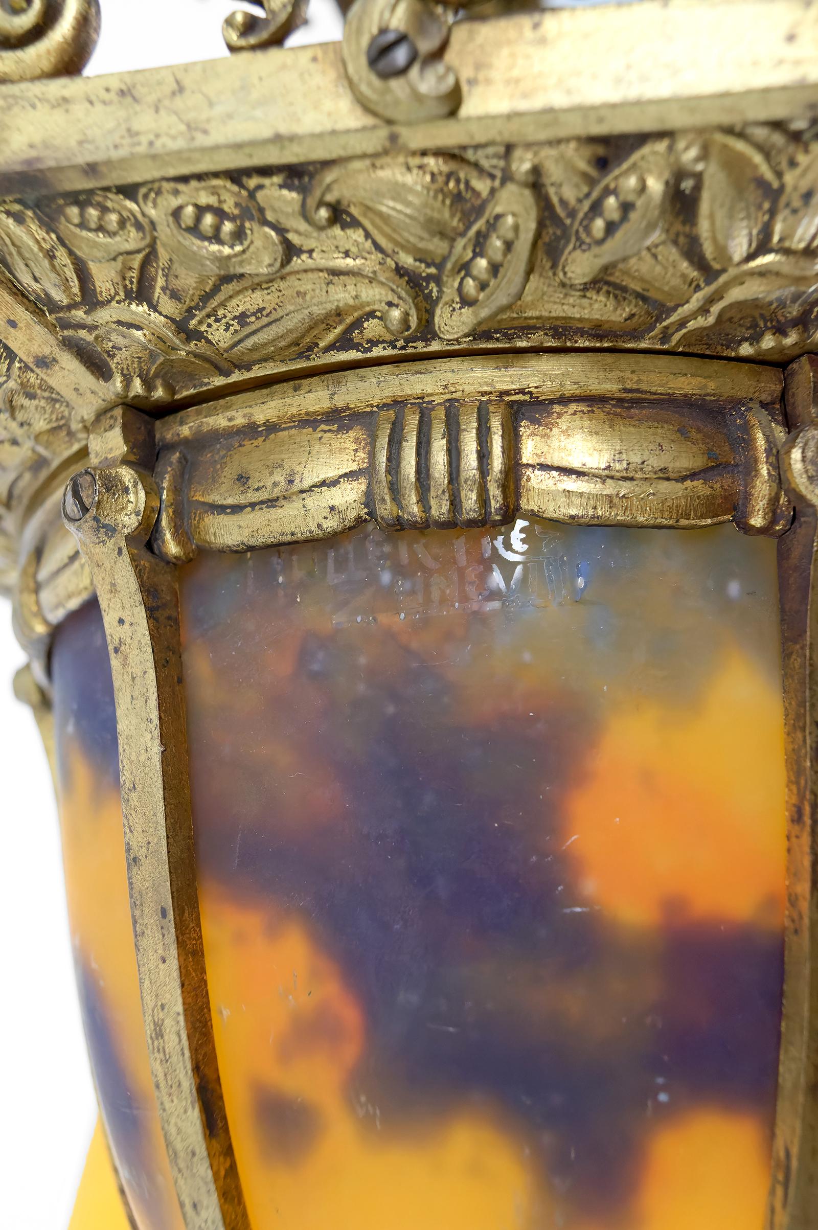 Important gilded bronze and blown glass chandelier, Muller Frères, France, 1920 For Sale 3