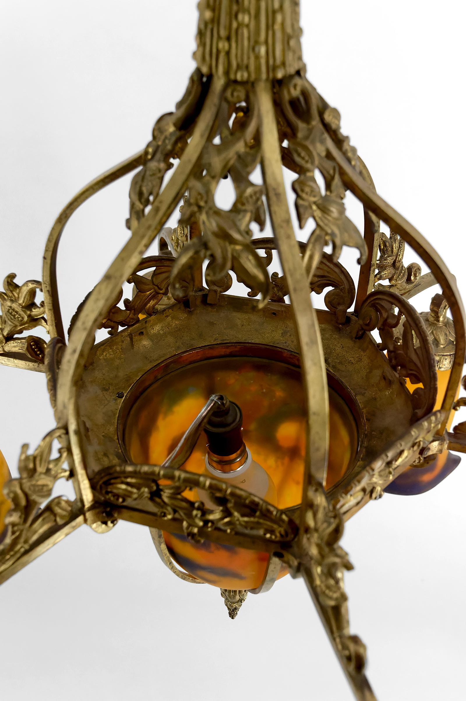 Important gilded bronze and blown glass chandelier, Muller Frères, France, 1920 For Sale 7