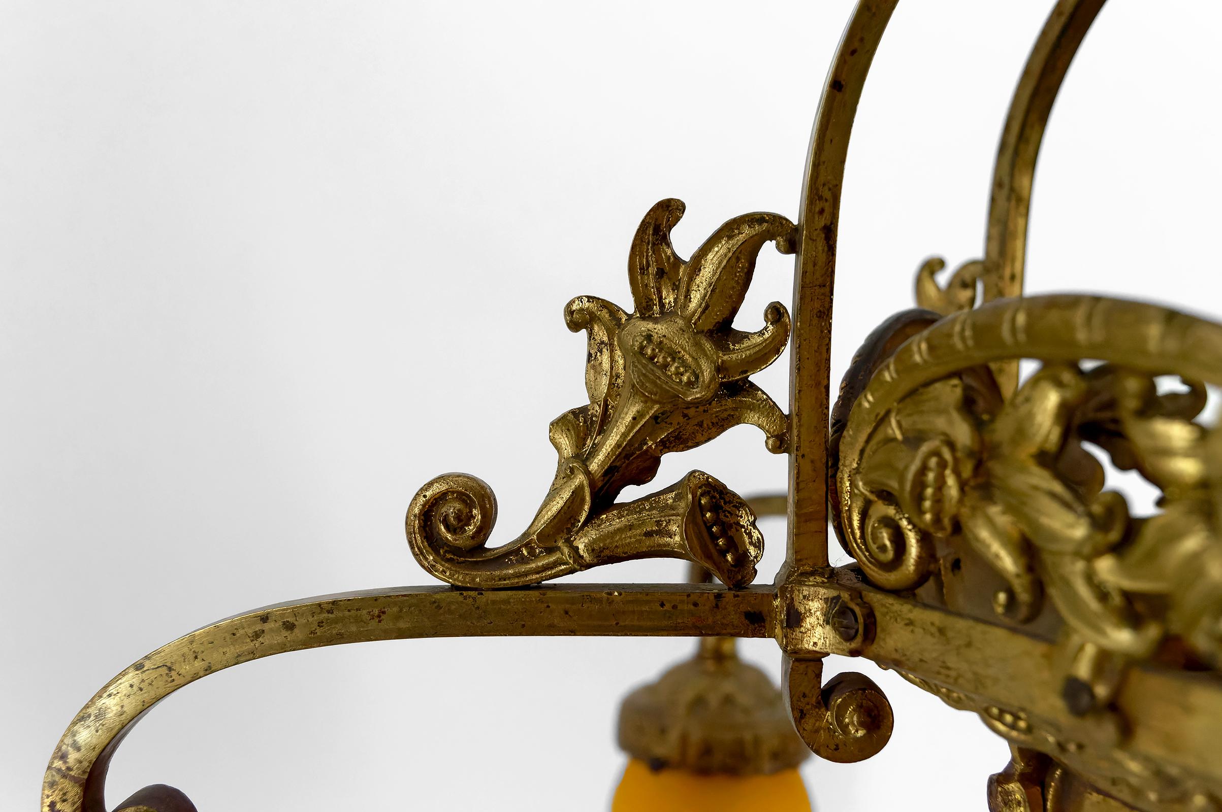 Important gilded bronze and blown glass chandelier, Muller Frères, France, 1920 For Sale 8