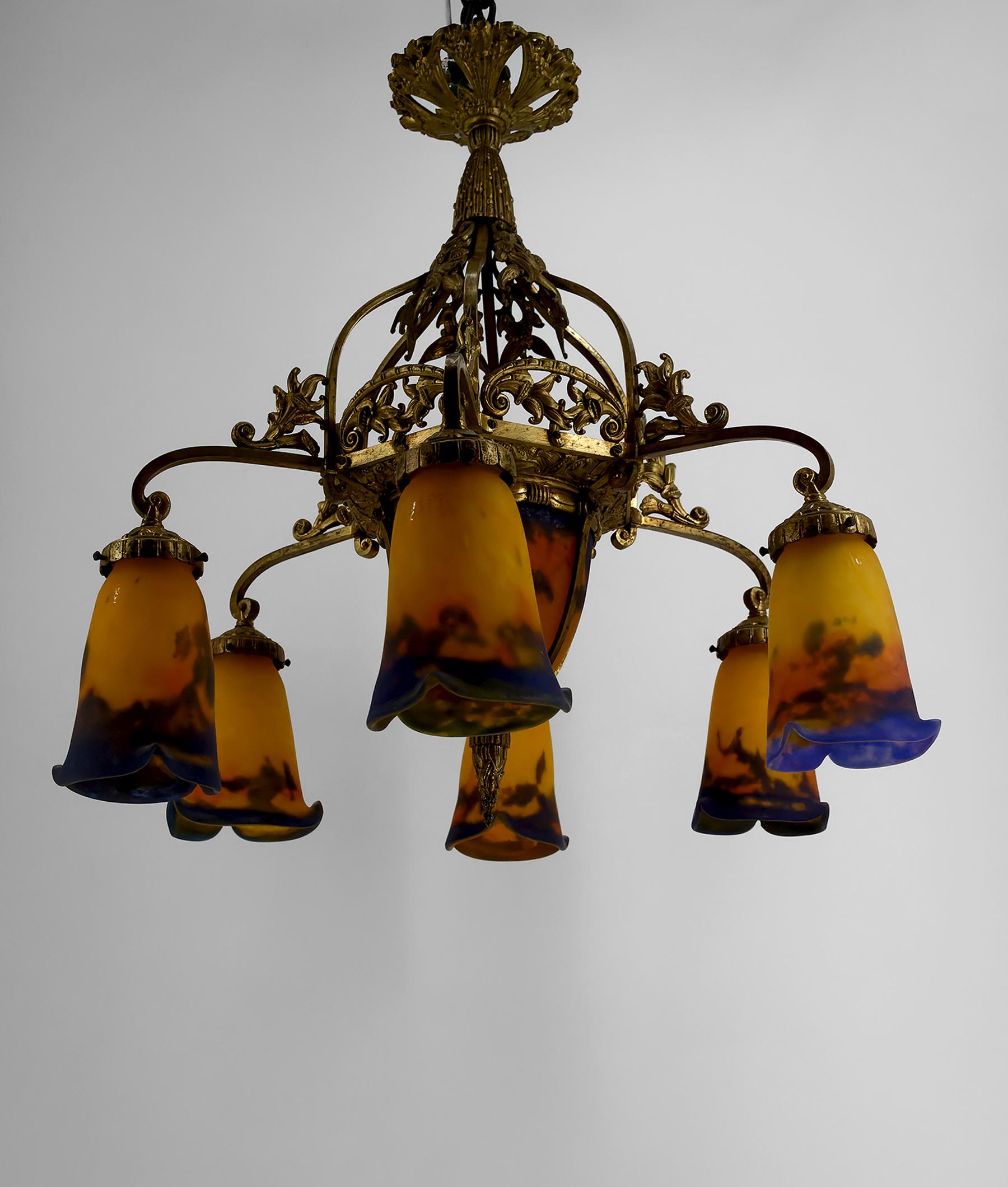 Art Deco Important gilded bronze and blown glass chandelier, Muller Frères, France, 1920 For Sale