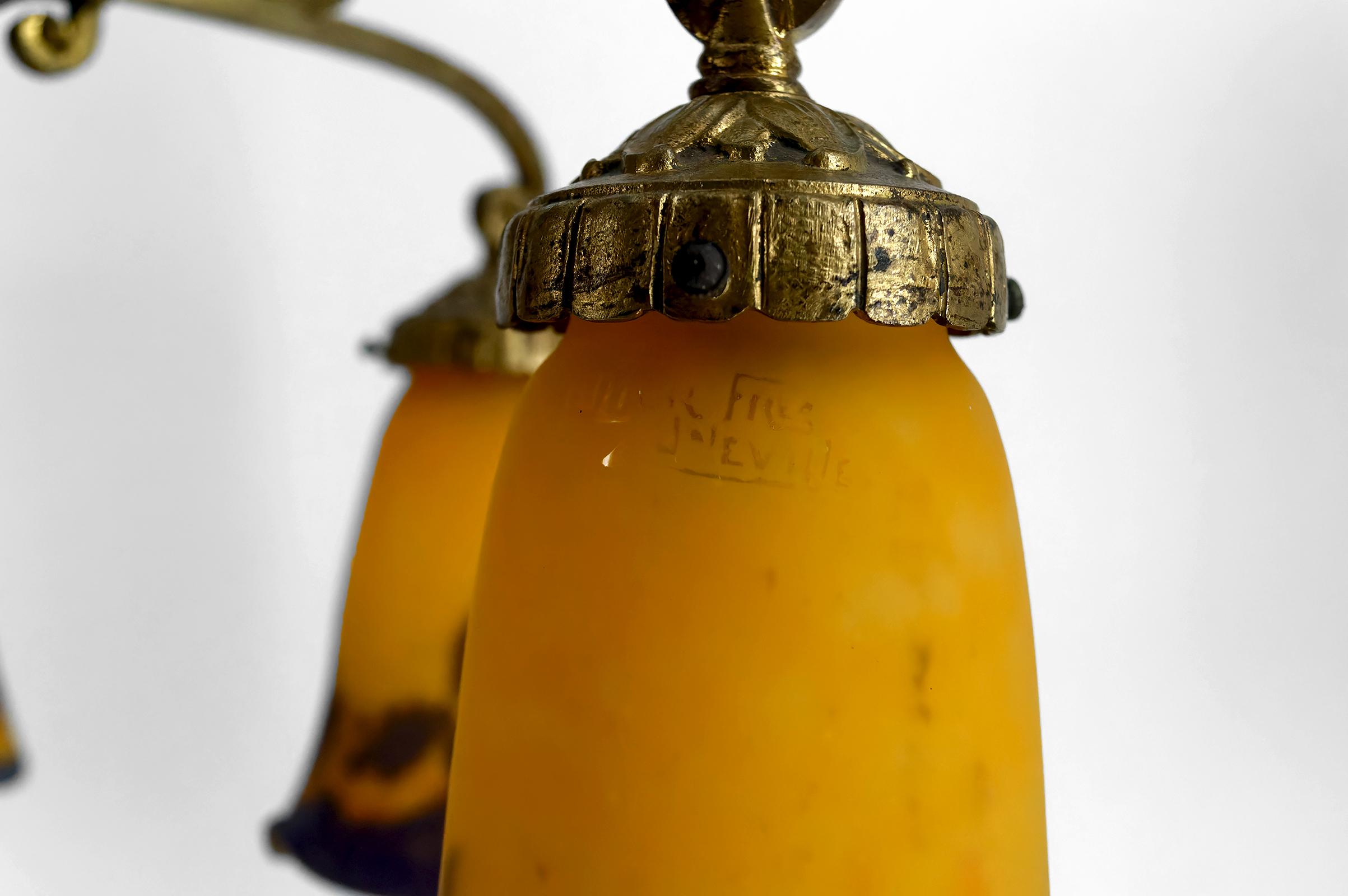 Important gilded bronze and blown glass chandelier, Muller Frères, France, 1920 For Sale 1