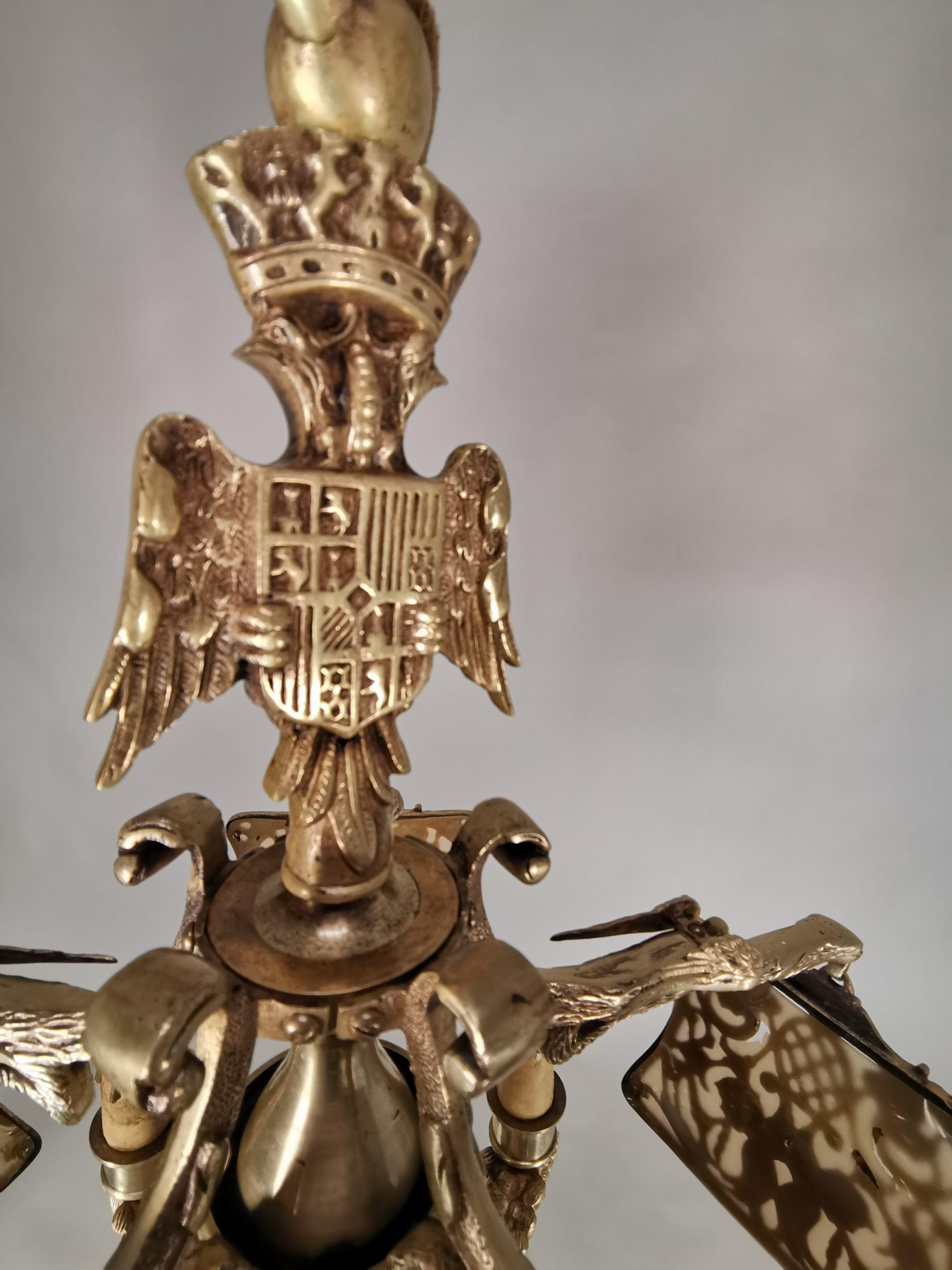Importante lámpara de bronce dorado del siglo XIX en venta 3