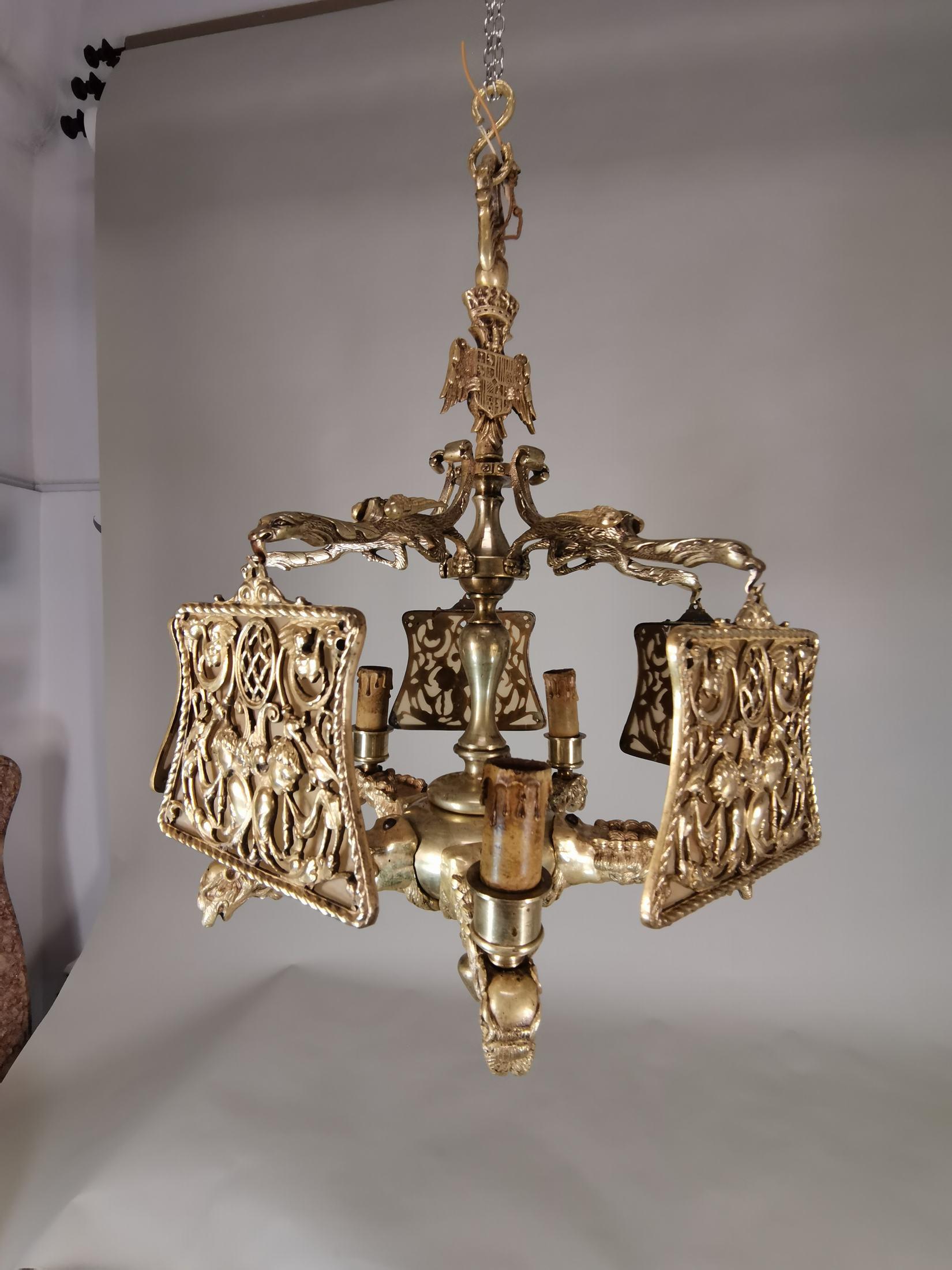 Bronze Importante lampe en bronze doré du 19e siècle en vente