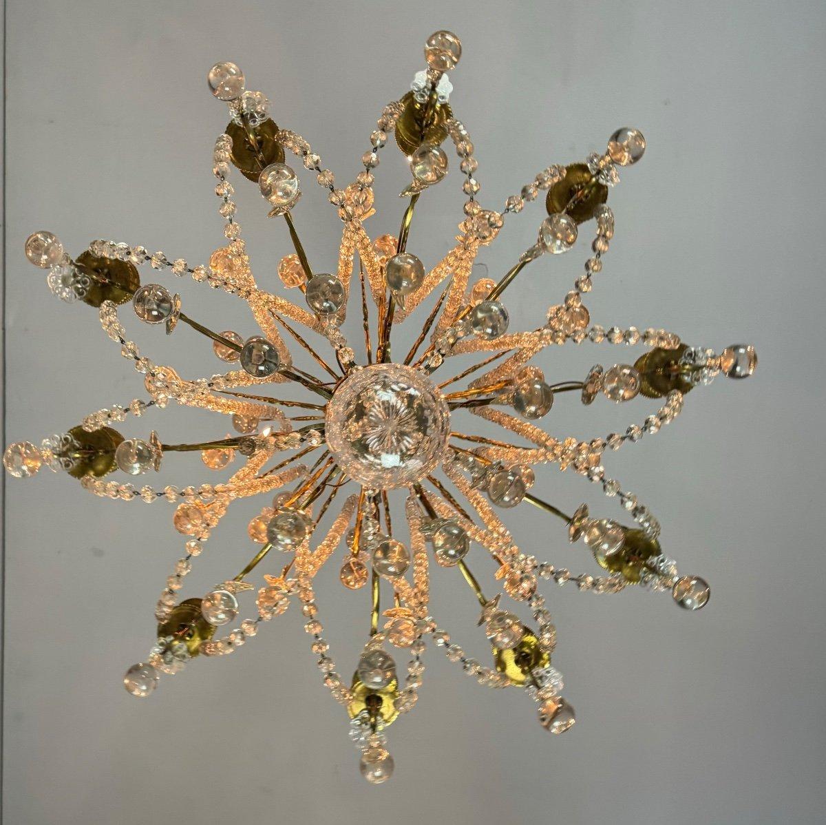 Importante lampadario in bronzo dorato con sfere di vetro, CIRCA 1890 in vendita 4