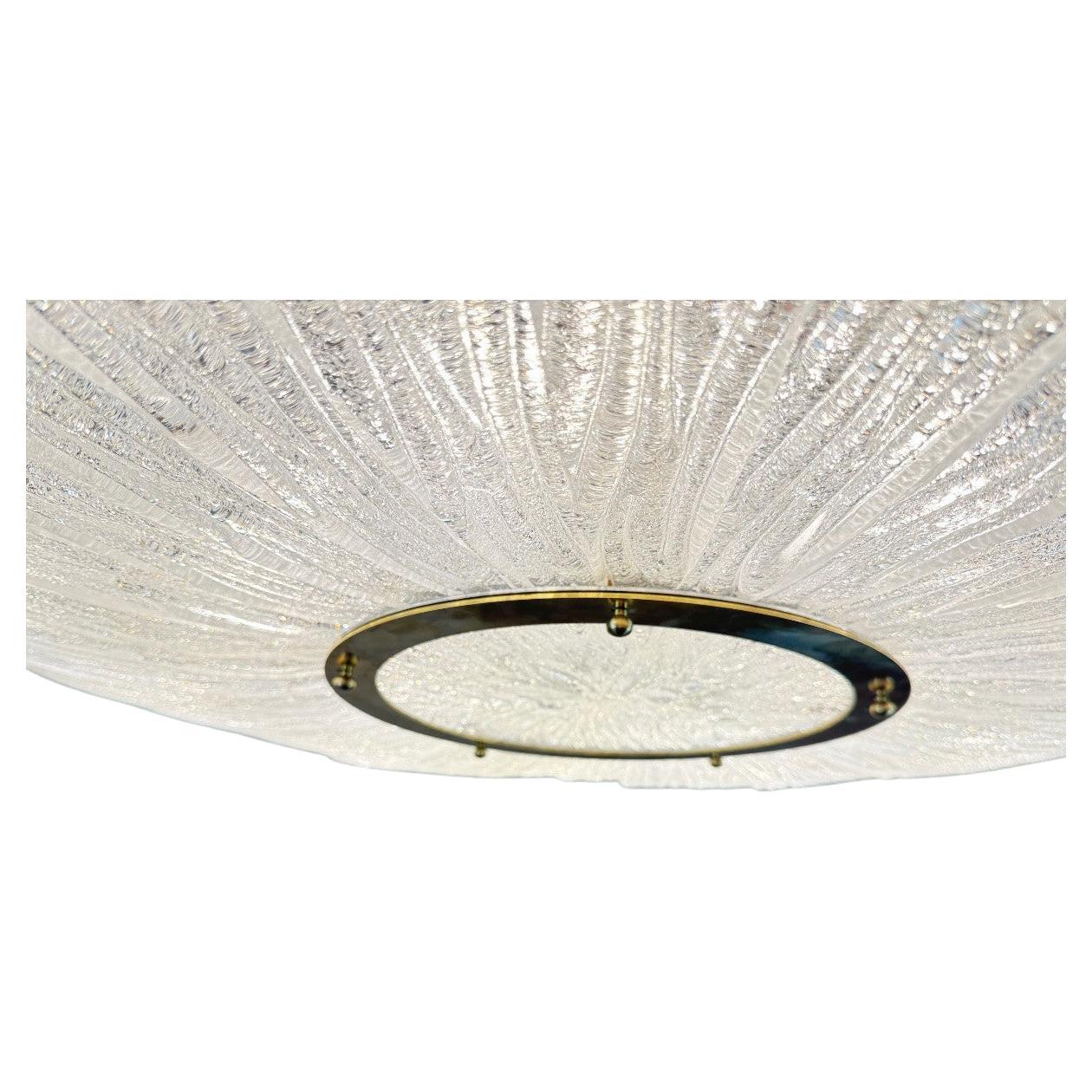 Art déco Important lustre en verre et laiton, Venini circa 1960, une paire disponible en vente