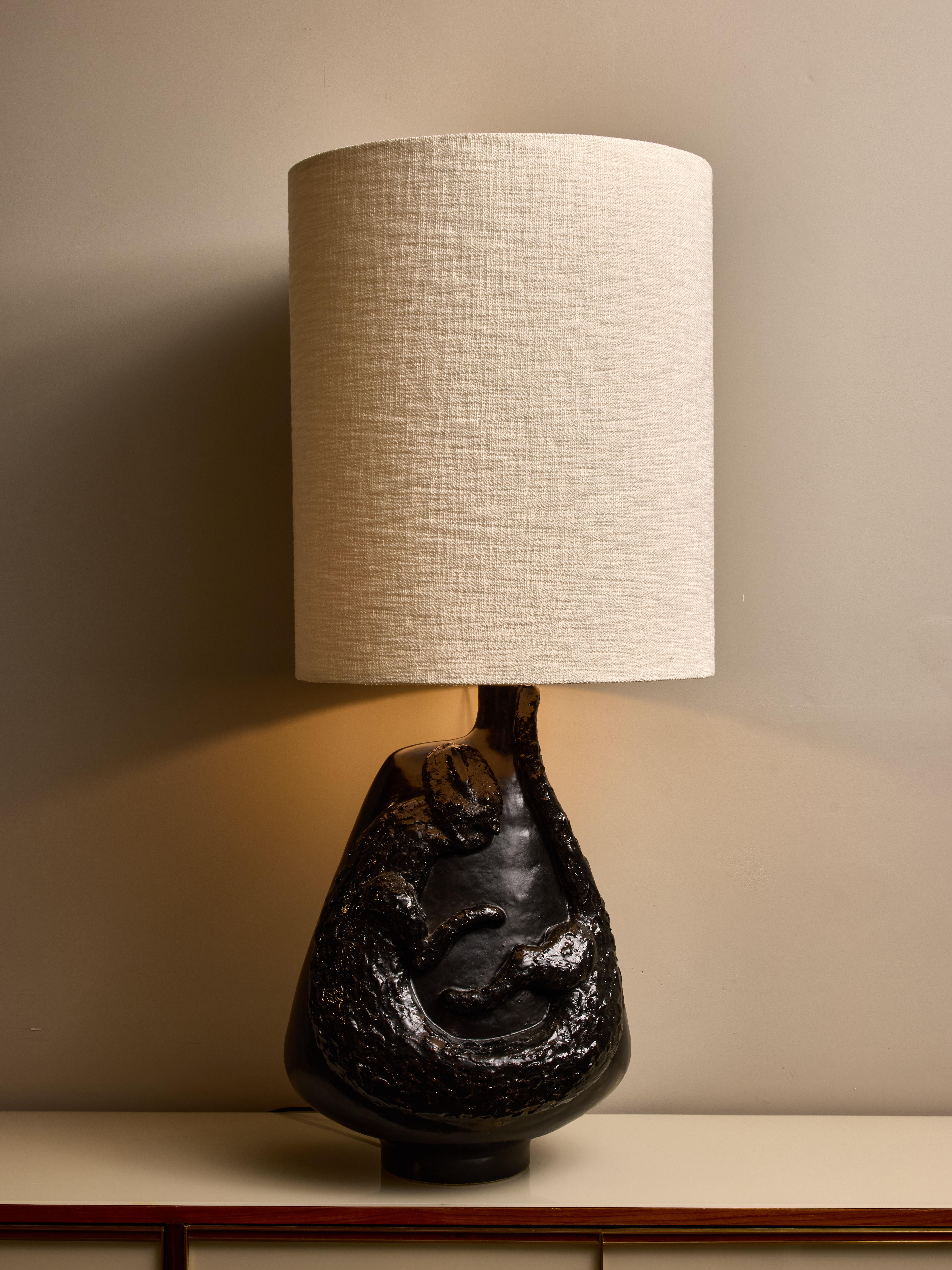 Moderne Importante lampe de table en céramique émaillée de Les Dalo en vente