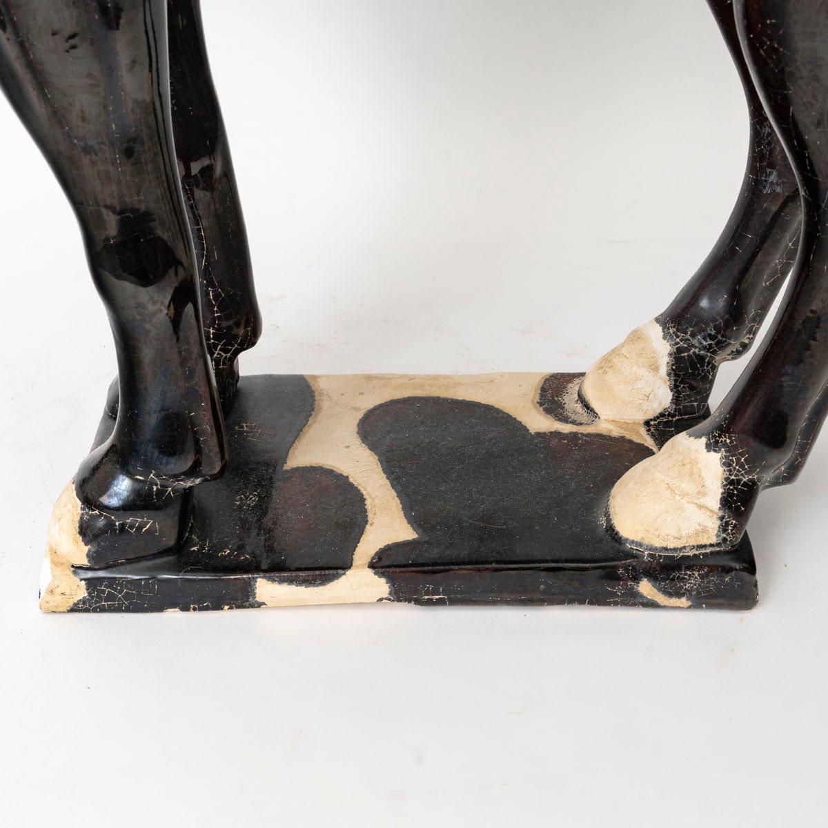 Importante Caballo de Terracota Esmaltada del Siglo XX, Arte Asiático. siglo XX en venta