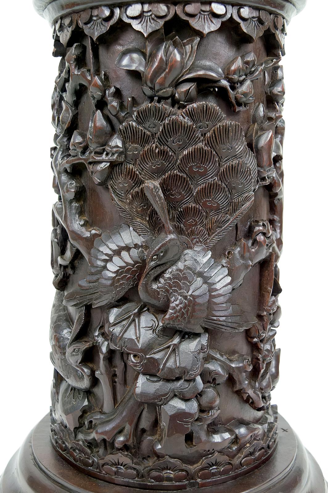 Important high pedestal table/ column in carved wood, circa 1880, Indochina For Sale 6