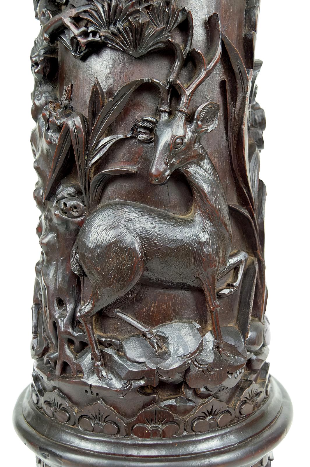 Important guéridon/ colonne en bois sculpté, vers 1880, Indochine en vente 8