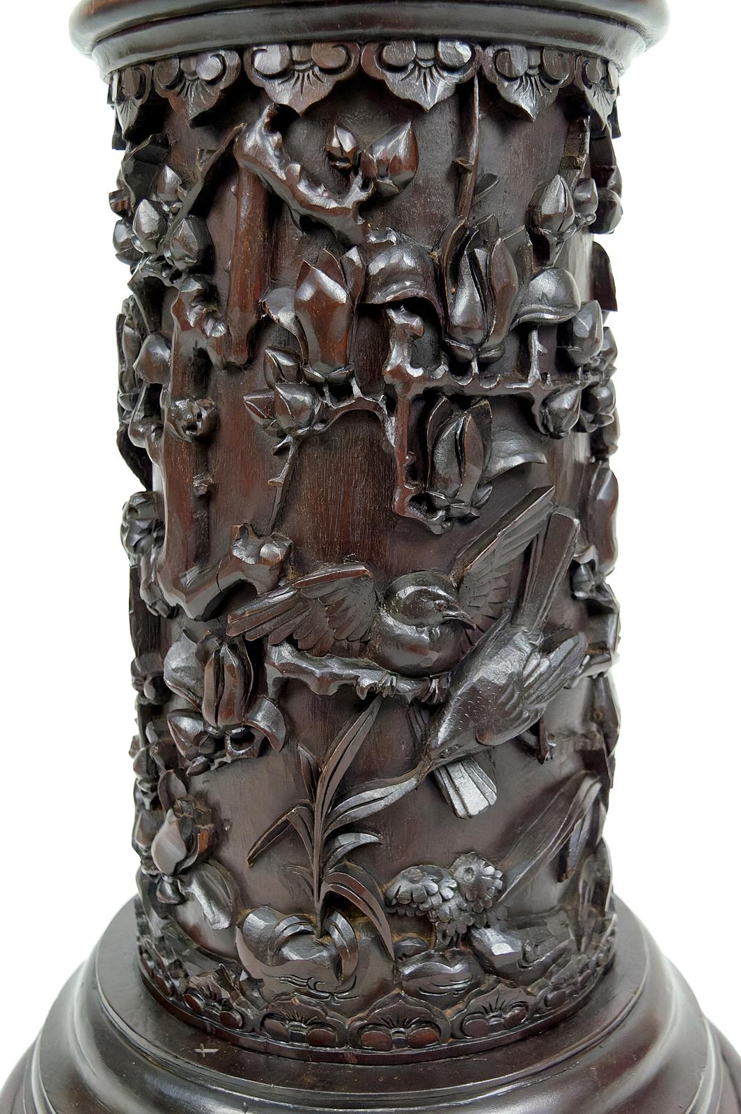 Important high pedestal table/ column in carved wood, circa 1880, Indochina For Sale 10