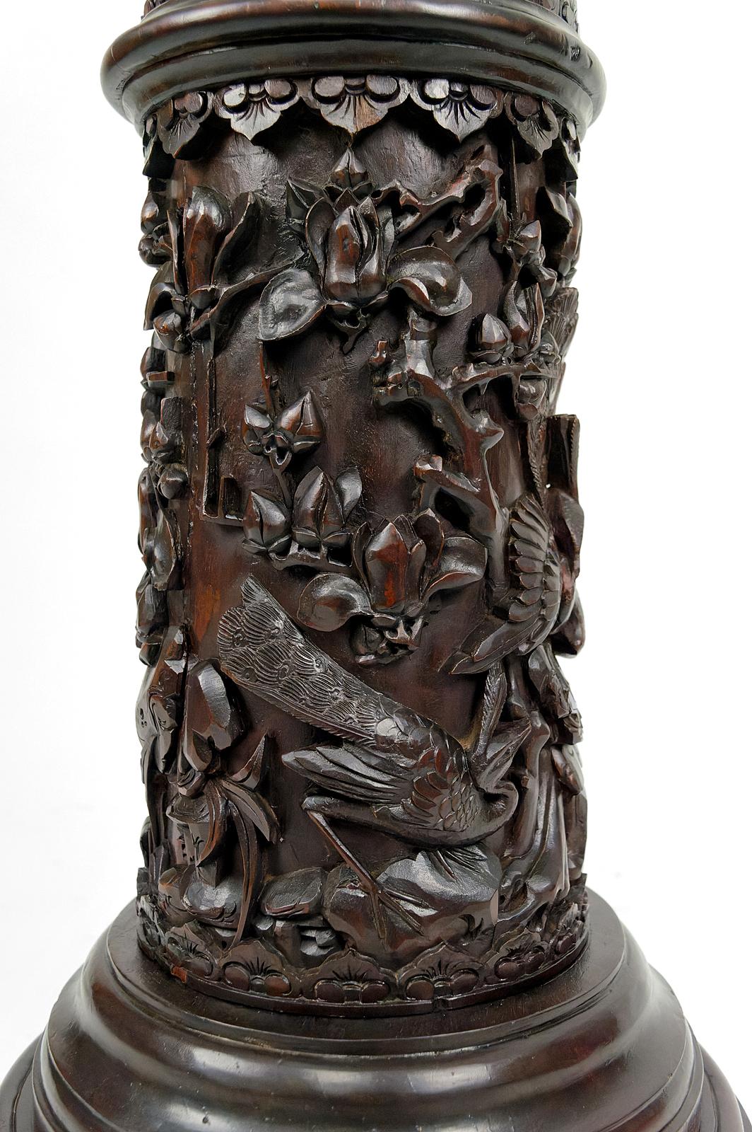 Important high pedestal table/ column in carved wood, circa 1880, Indochina For Sale 1