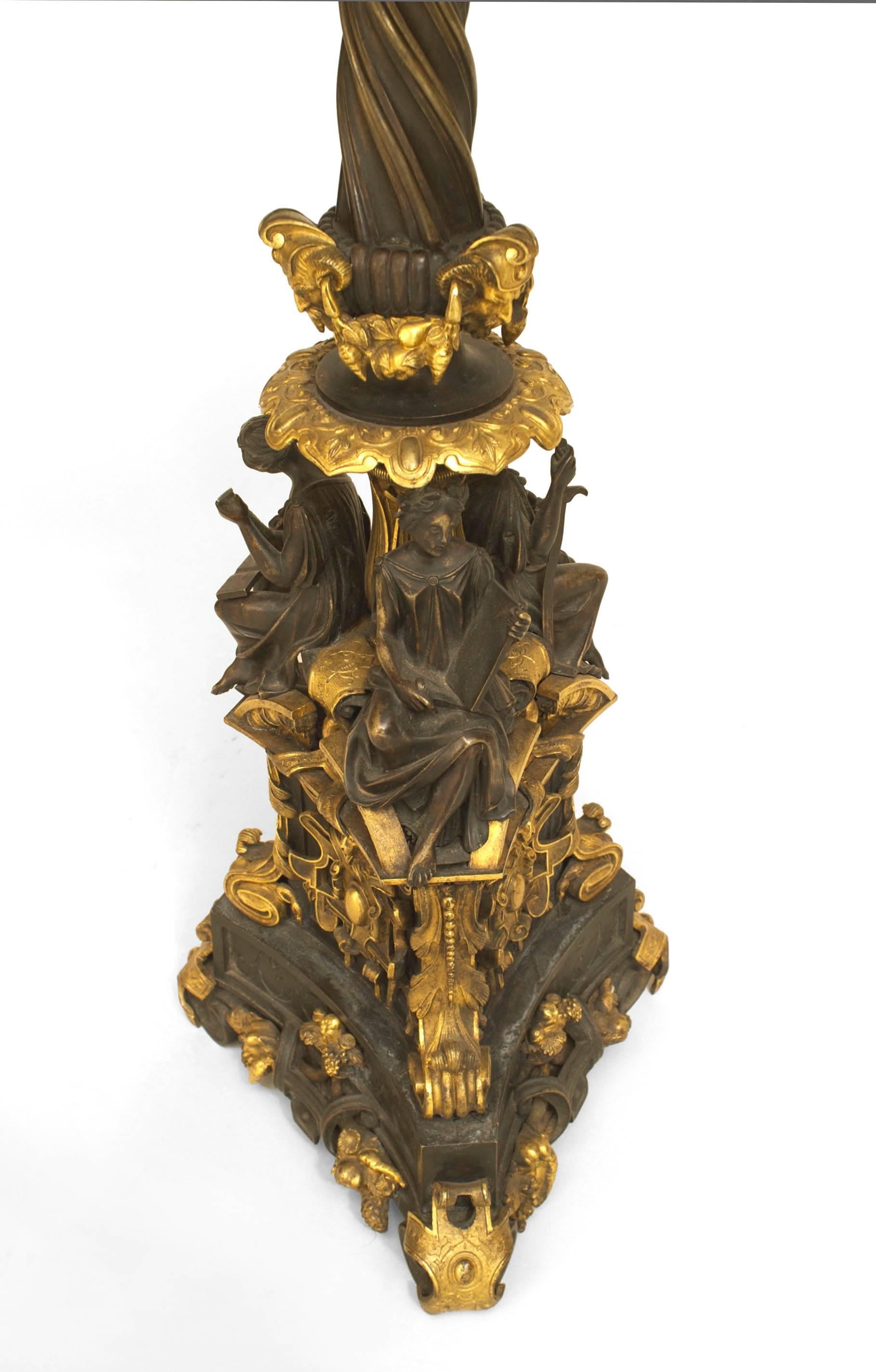 XIXe siècle Table en mosaïque de marbre ronde Grand Tour de style néo-classique italien du 19ème siècle en vente