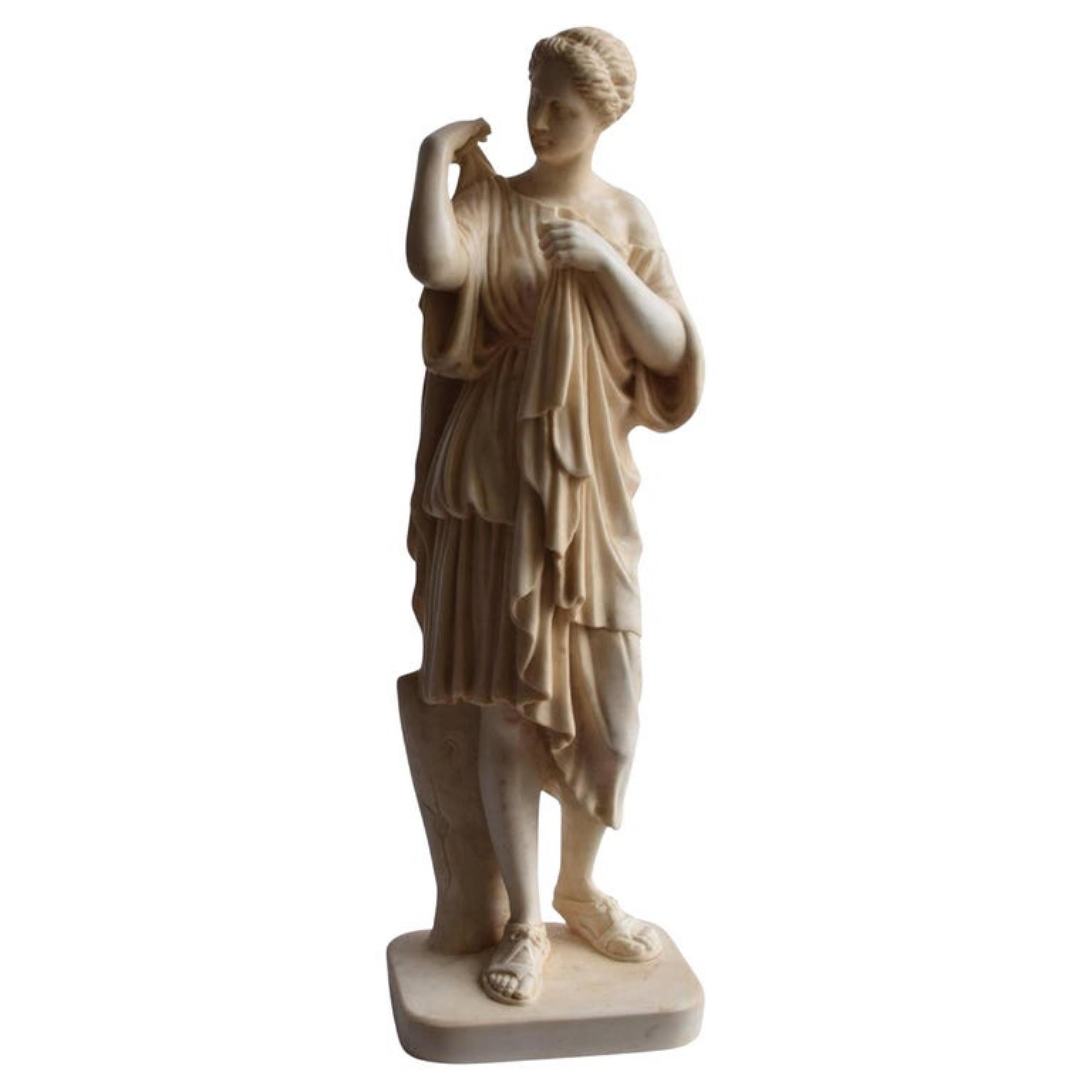 XIXe siècle Importante sculpture italienne Diana Gabi en marbre de Carrare 19e-20e siècle en vente