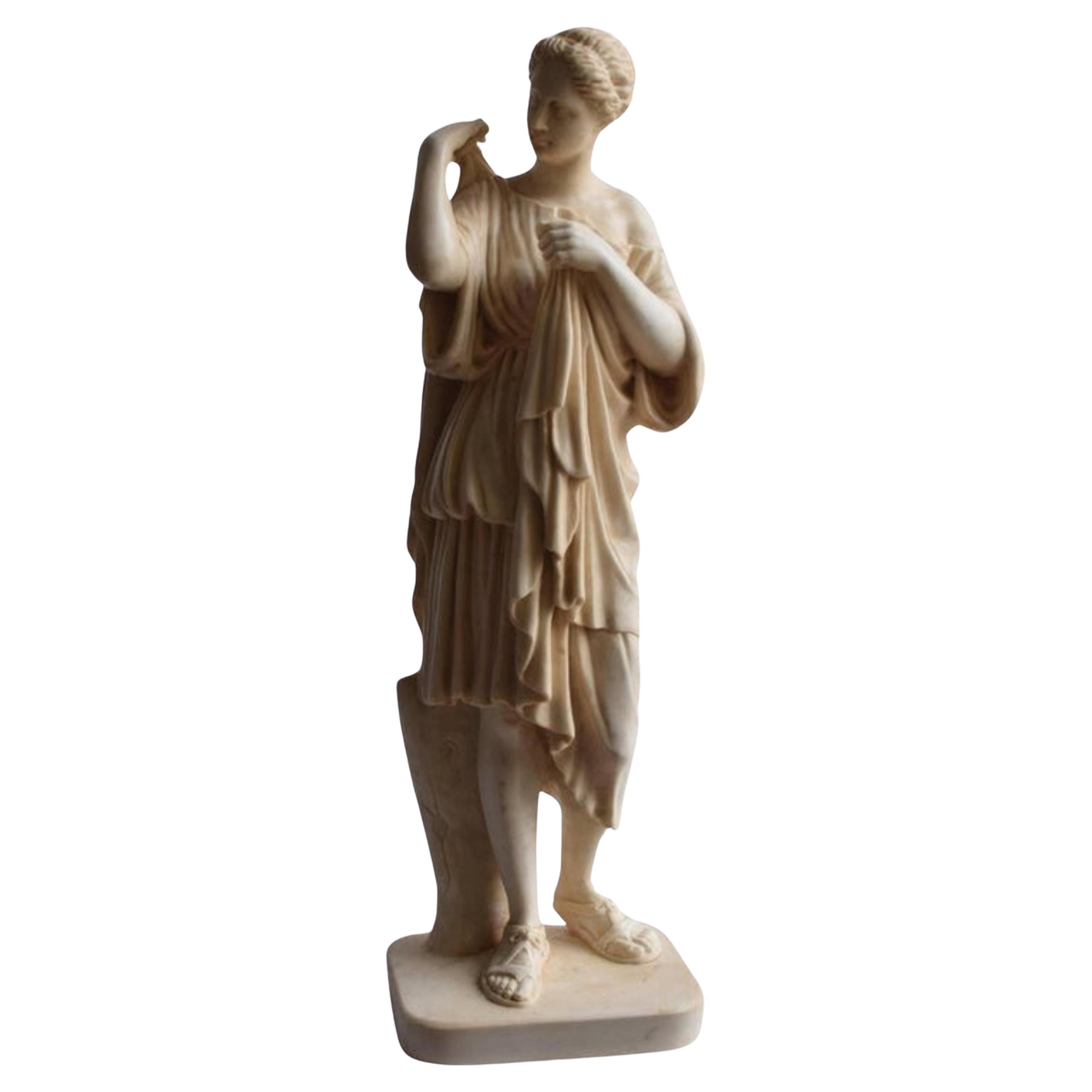 Wichtige italienische Skulptur „Diana Gabi“ aus Carrara-Marmor, 19.-20. Jahrhundert im Angebot