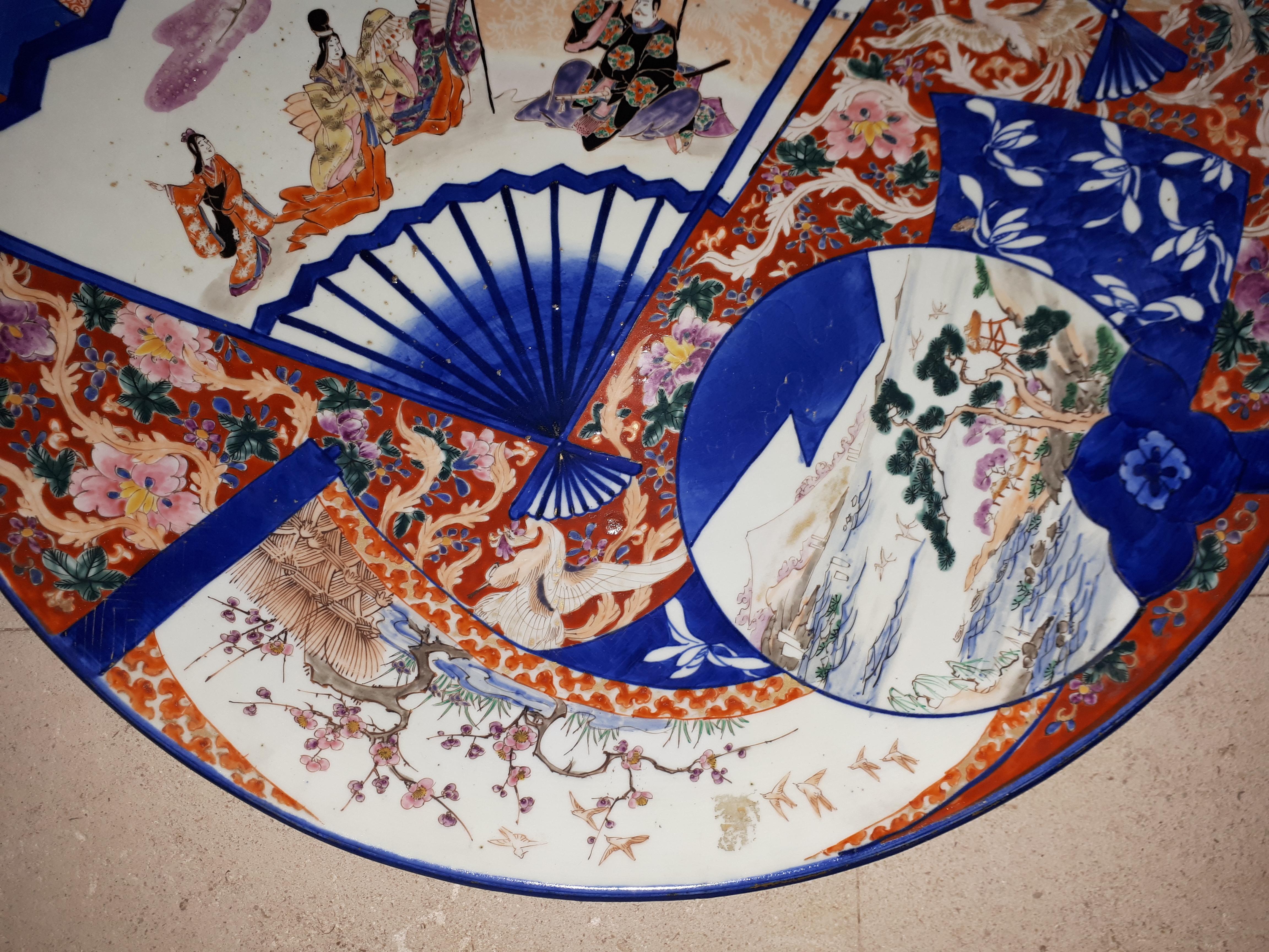 Important Japanese Arita (Imari) Porcelain Dish, Japan Edo Period In Good Condition For Sale In Saverne, Grand Est