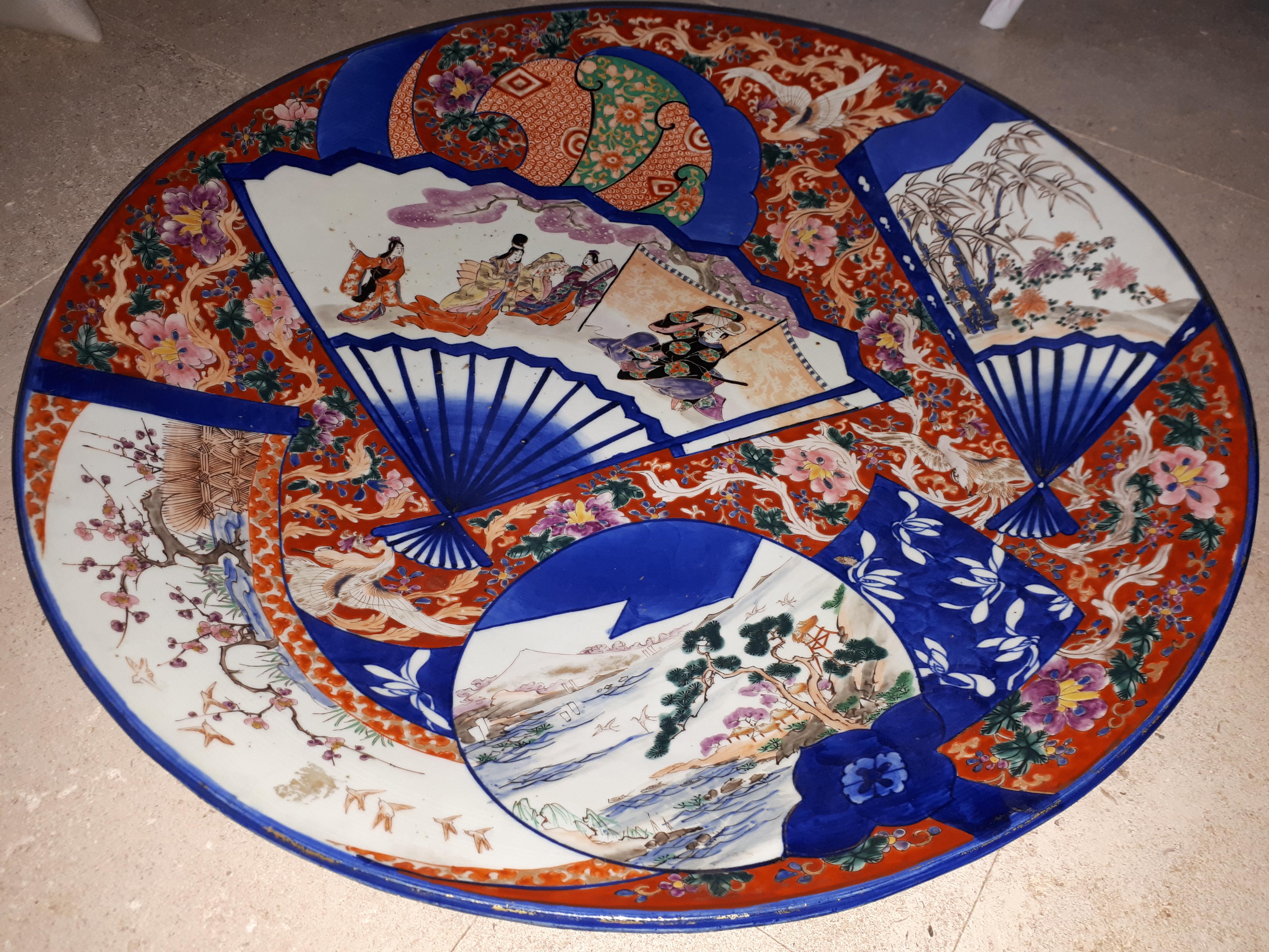 Important Japanese Arita (Imari) Porcelain Dish, Japan Edo Period For Sale 1