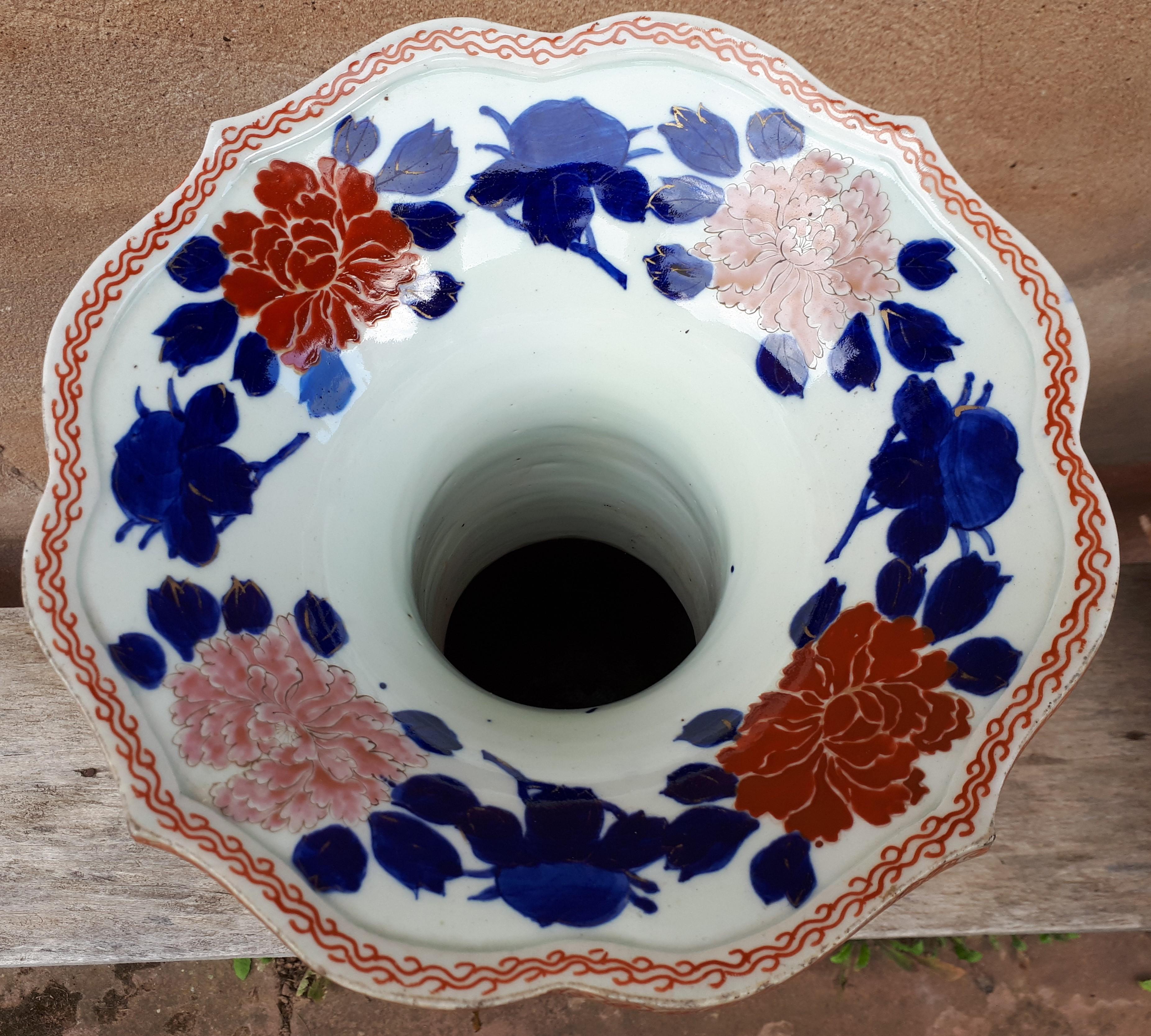 Important Japanese Arita Porcelain Vase With Imari Decor, Japan Nineteenth For Sale 6